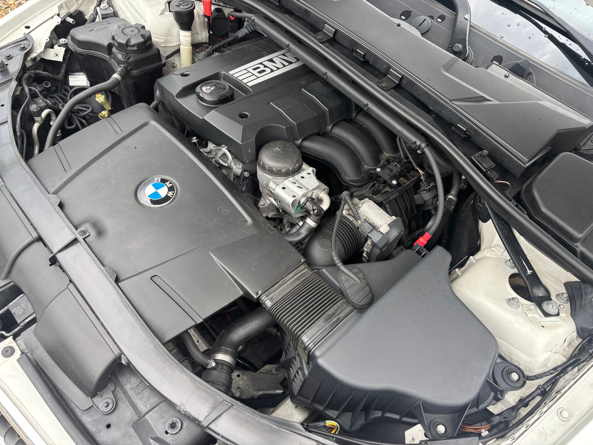 BMW 320i Touring-image-14