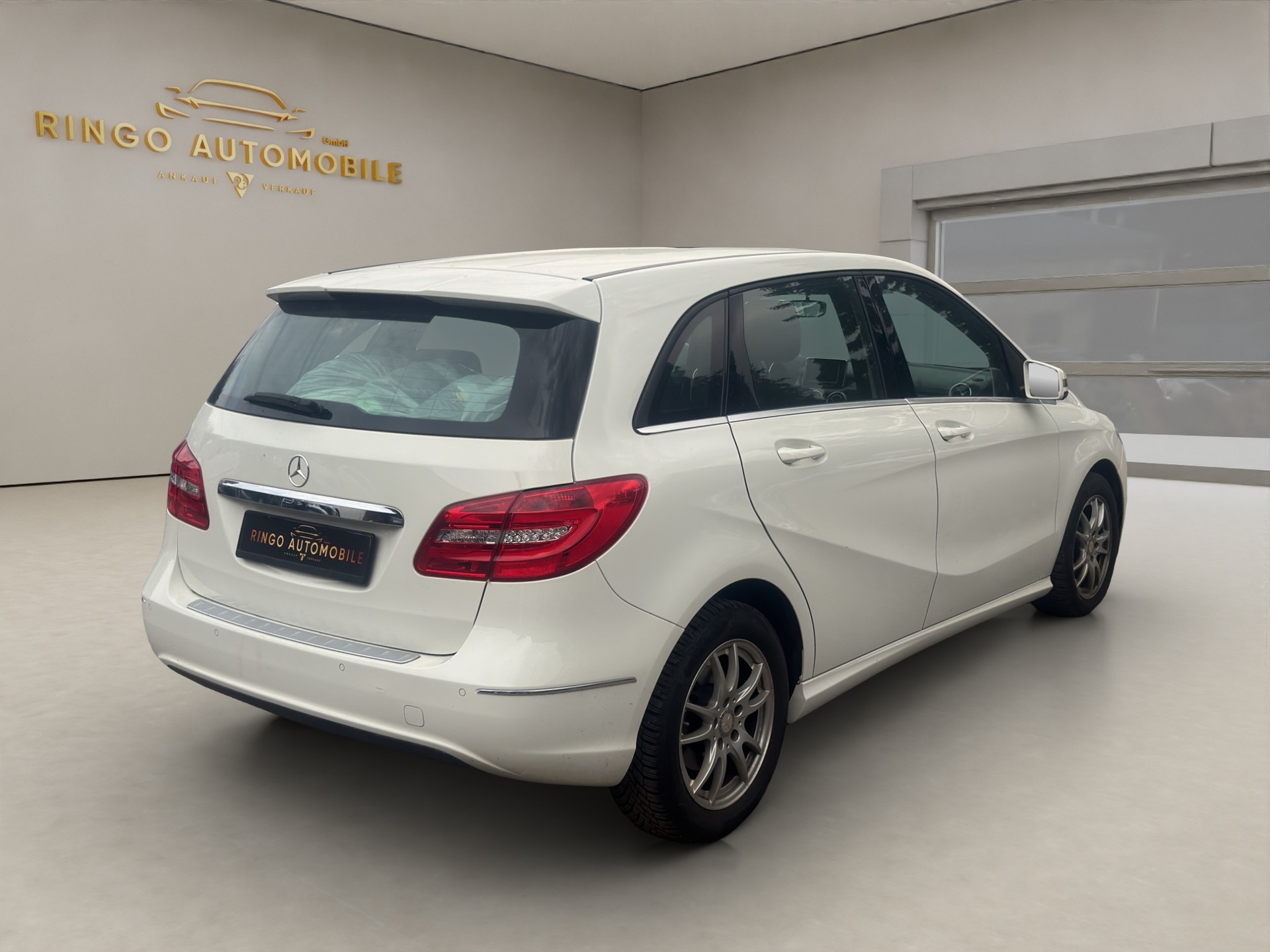 MERCEDES-BENZ B 180 CDI Blue Efficiency Edition-image-6