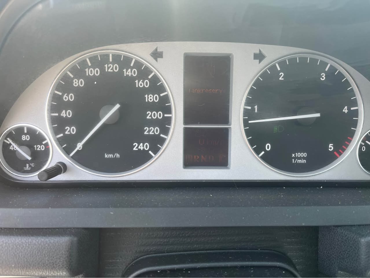 MERCEDES-BENZ B 200 CDI Elégance-image-11