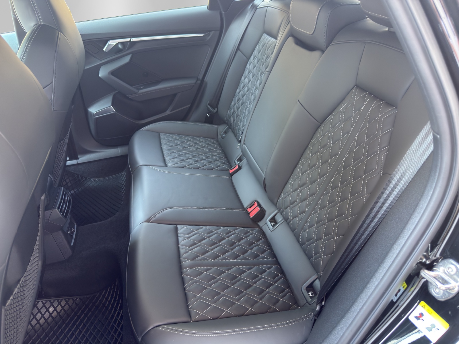 AUDI S3 Sportback 2.0 TFSI quattro S-tronic-image-10