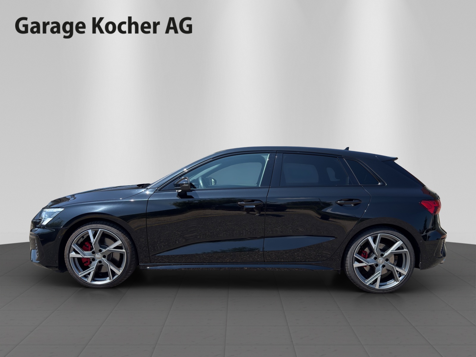 AUDI S3 Sportback 2.0 TFSI quattro S-tronic-showroom-element-2