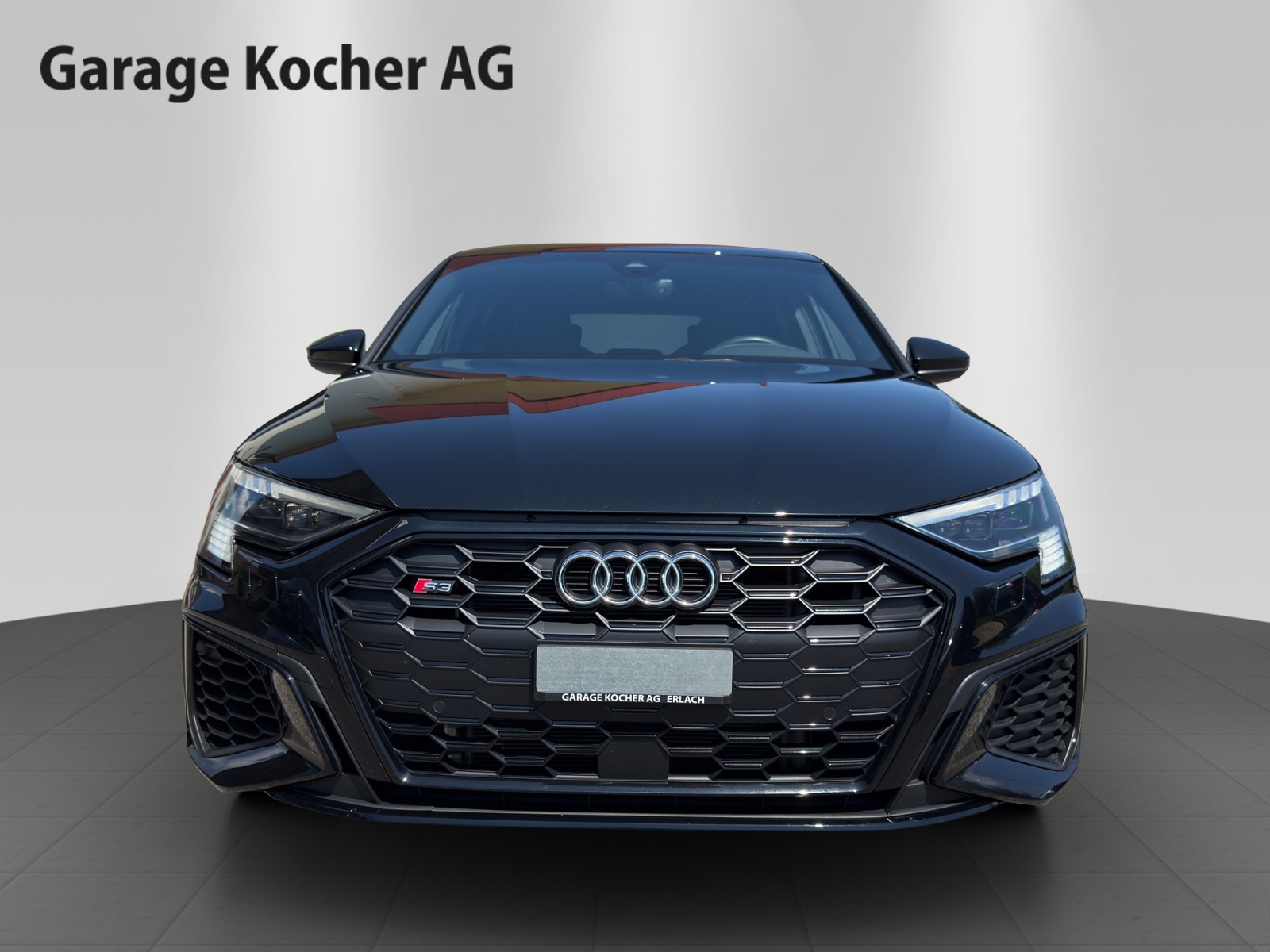 AUDI S3 Sportback 2.0 TFSI quattro S-tronic-showroom-element-1