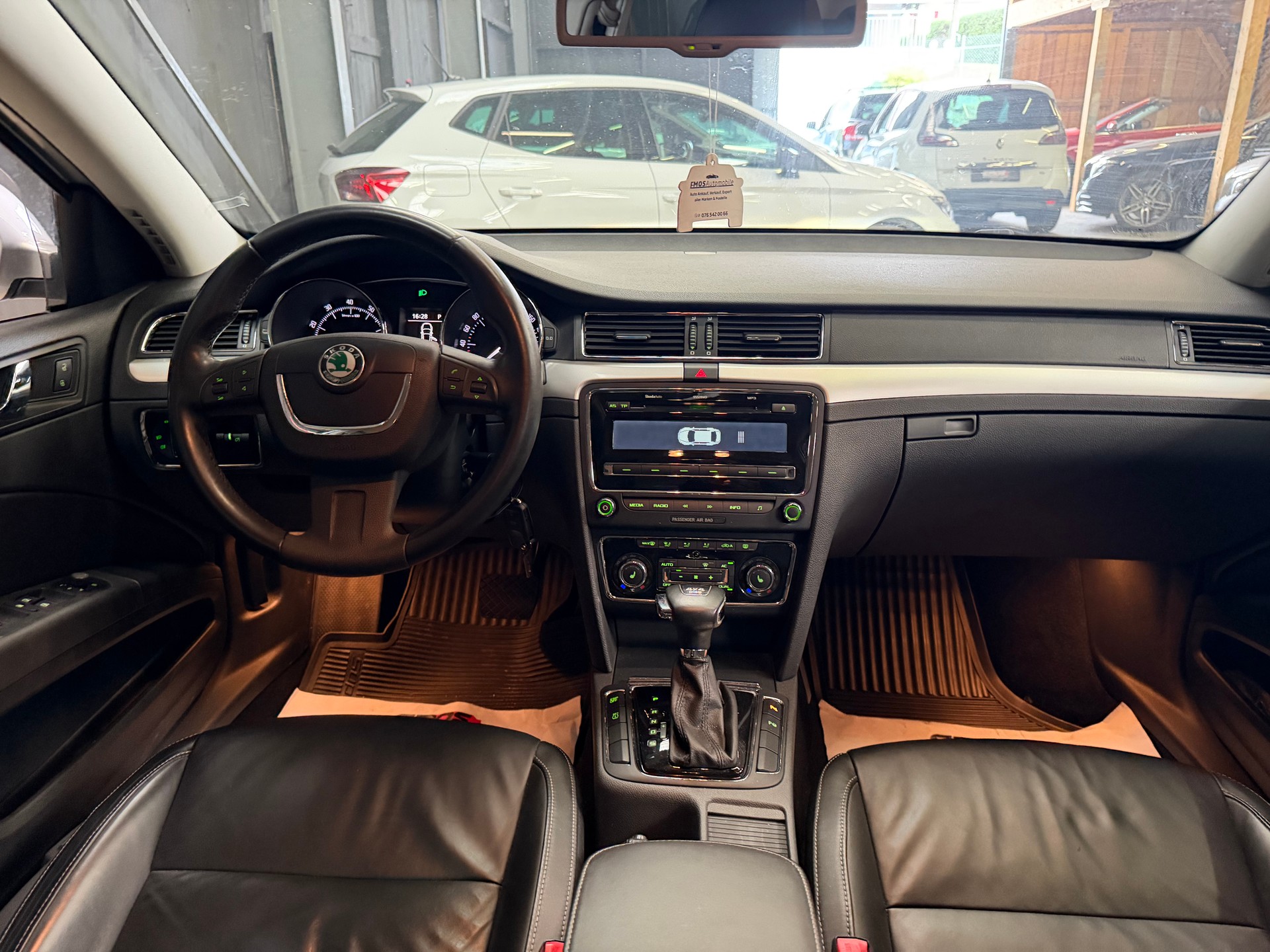 SKODA Superb 3.6 FSI Elegance 4x4 DSG-image-7