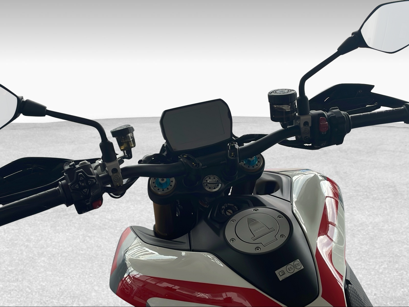 DUCATI 890 Hypermotard V2 SP ABS-image-5