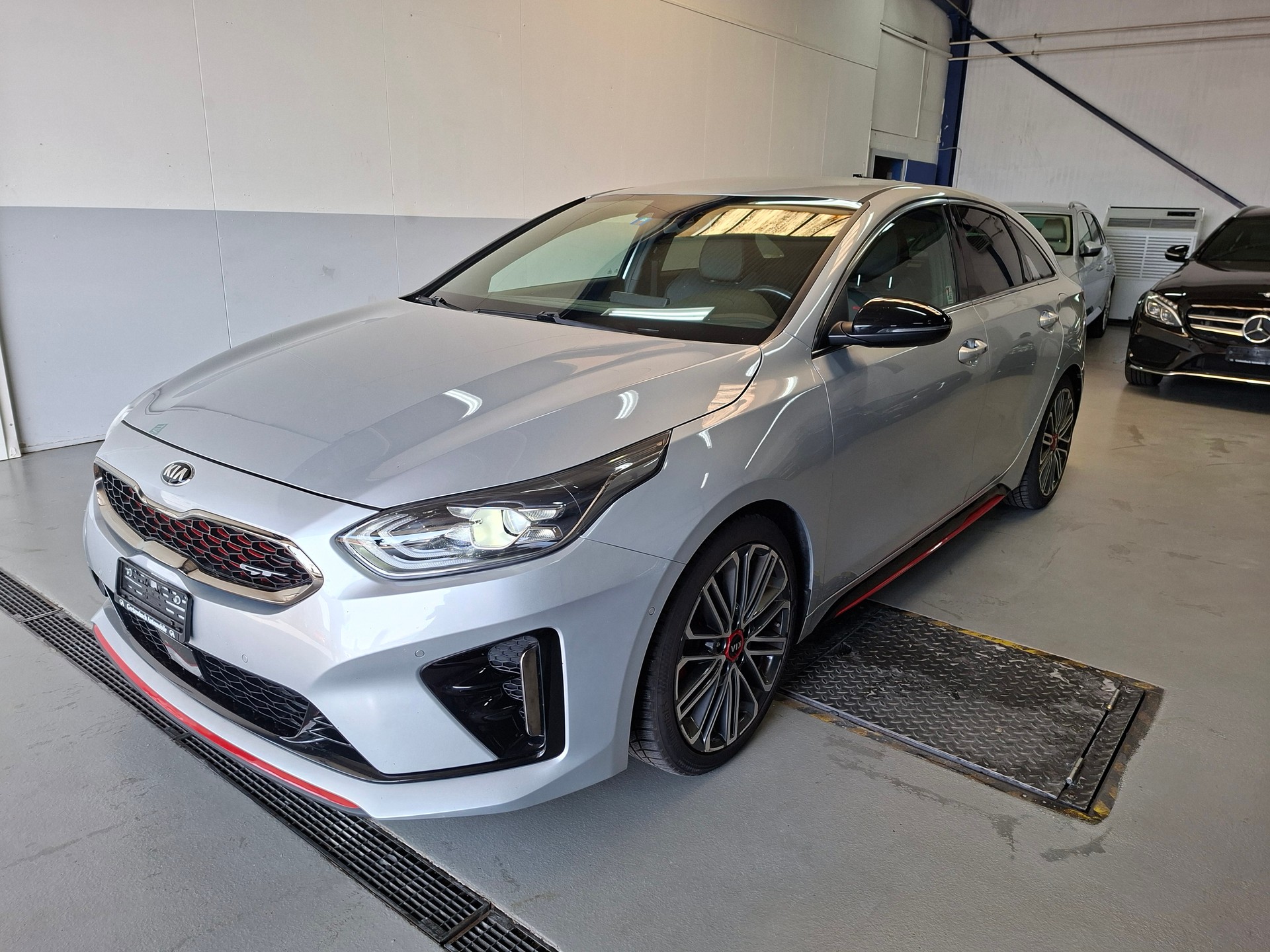 KIA ProCeed 1.6 T-GDi GT DCT