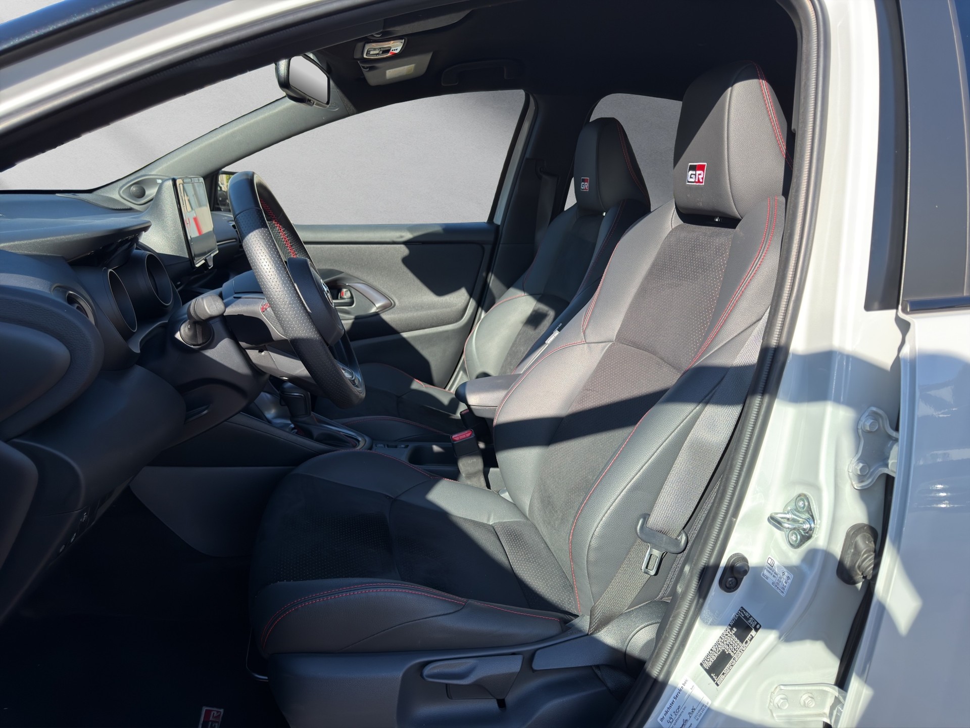 TOYOTA Yaris 1.5 VVT-i HSD GR Sport-image-8