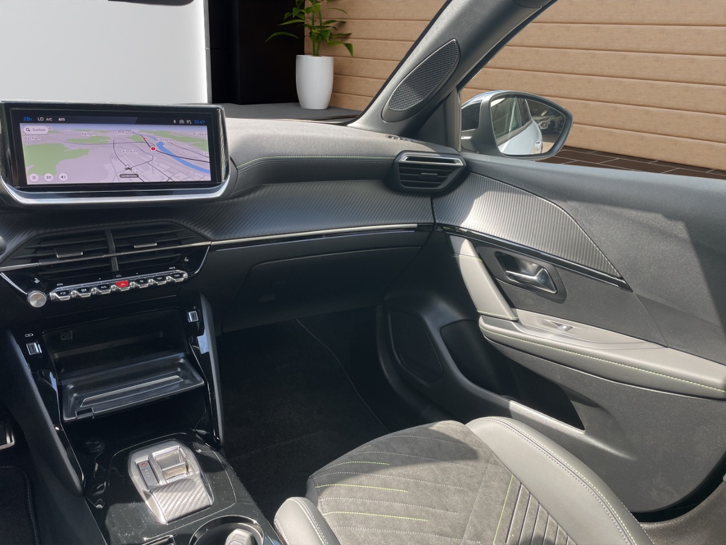 PEUGEOT 208 NEW 1.2 Hybrid 145 GT-image-7