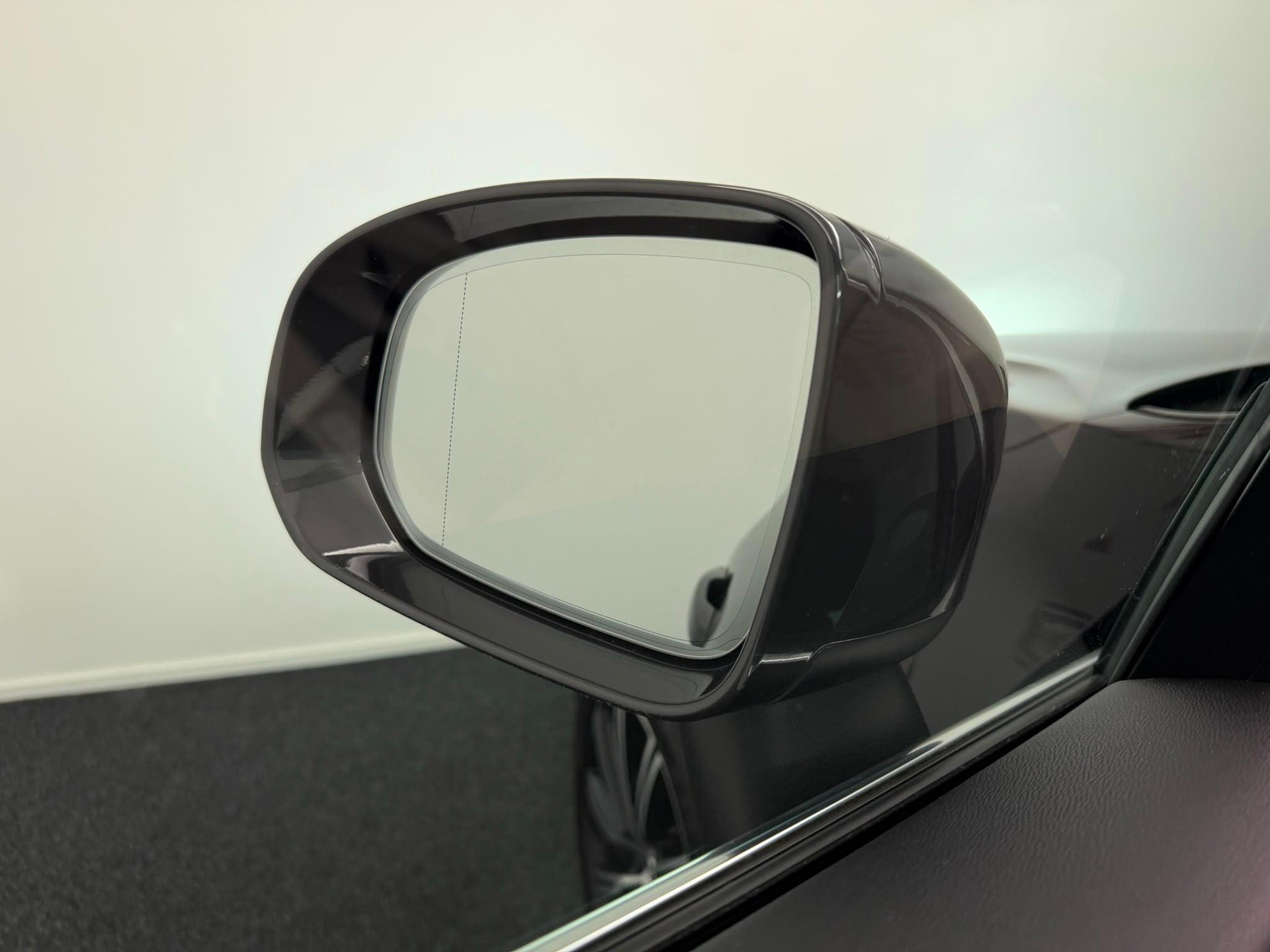 VOLVO XC60 2.0 T6 TE Inscription eAWD-image-16