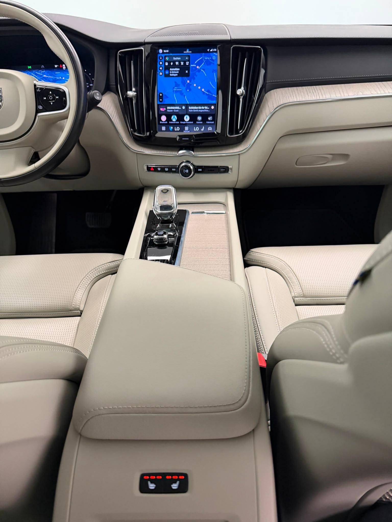 VOLVO XC60 2.0 T6 TE Inscription eAWD-image-11