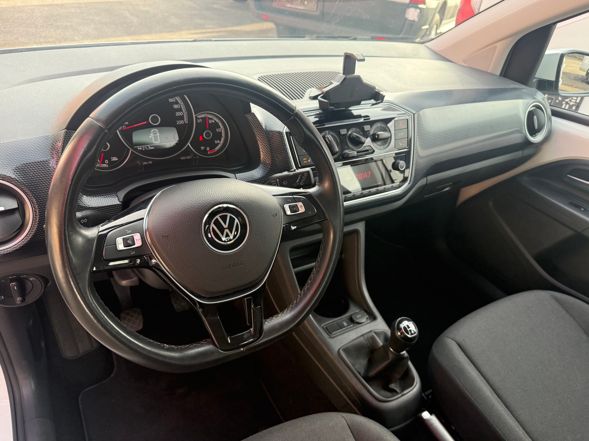 VW Up 1.0 MPI move up-showroom-element-2