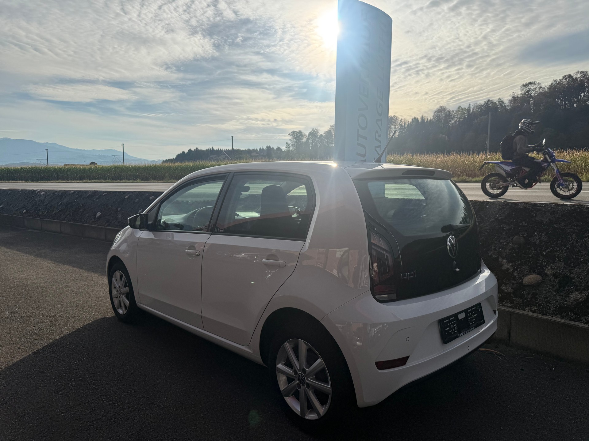 VW Up 1.0 MPI move up-showroom-element-1