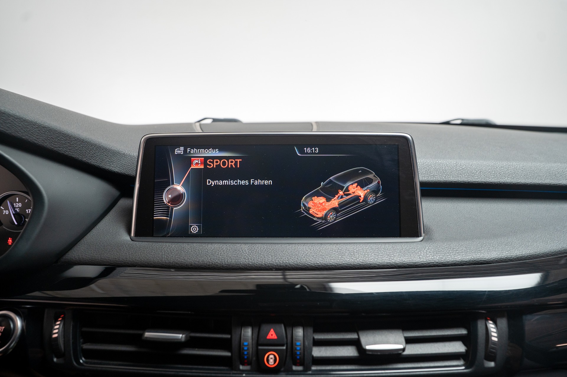 BMW X5 50i xDrive SAG / 360°Kamera / el.Heckklappe / Tempomat-image-25