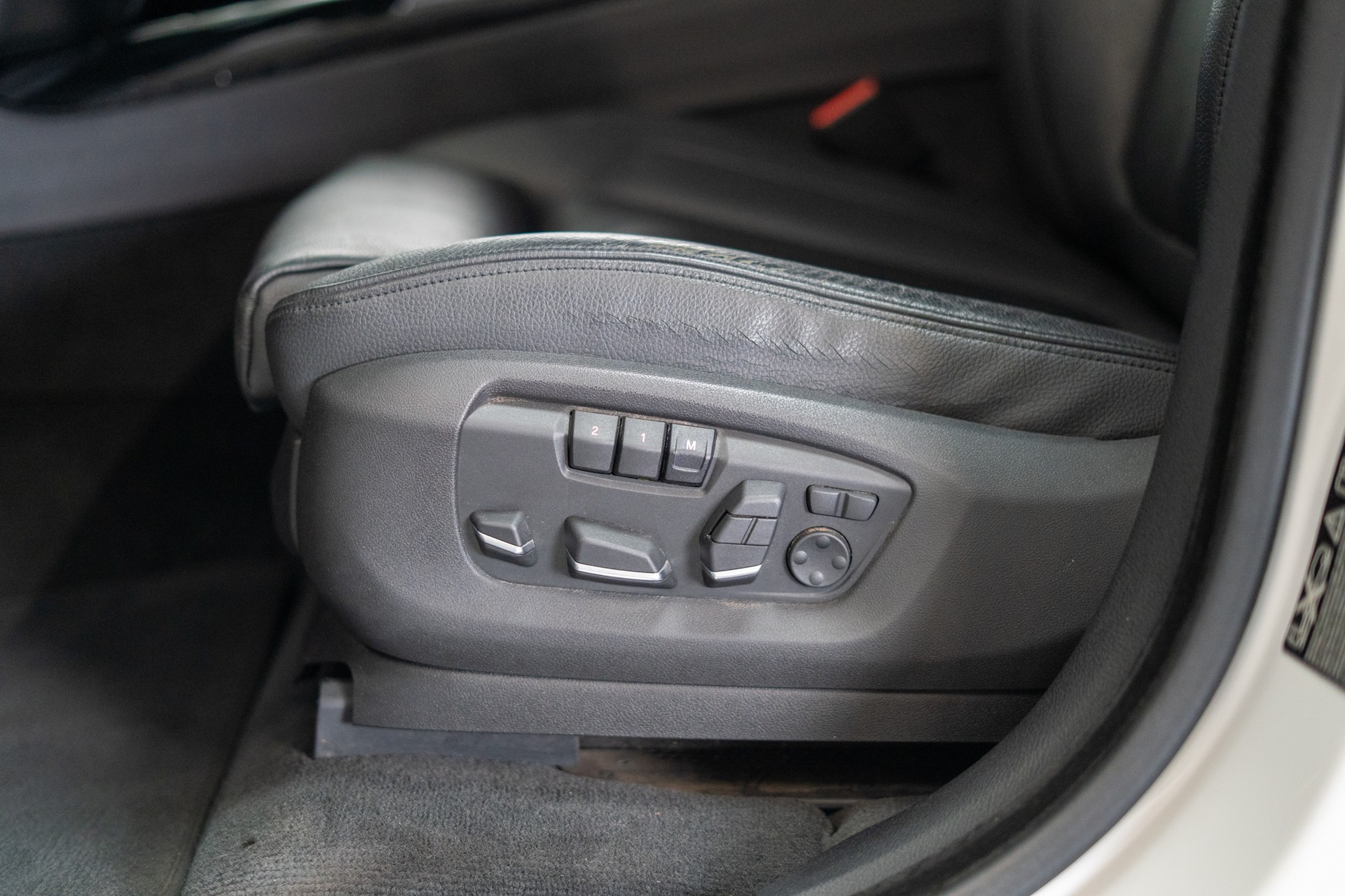 BMW X5 50i xDrive SAG / 360°Kamera / el.Heckklappe / Tempomat-image-8