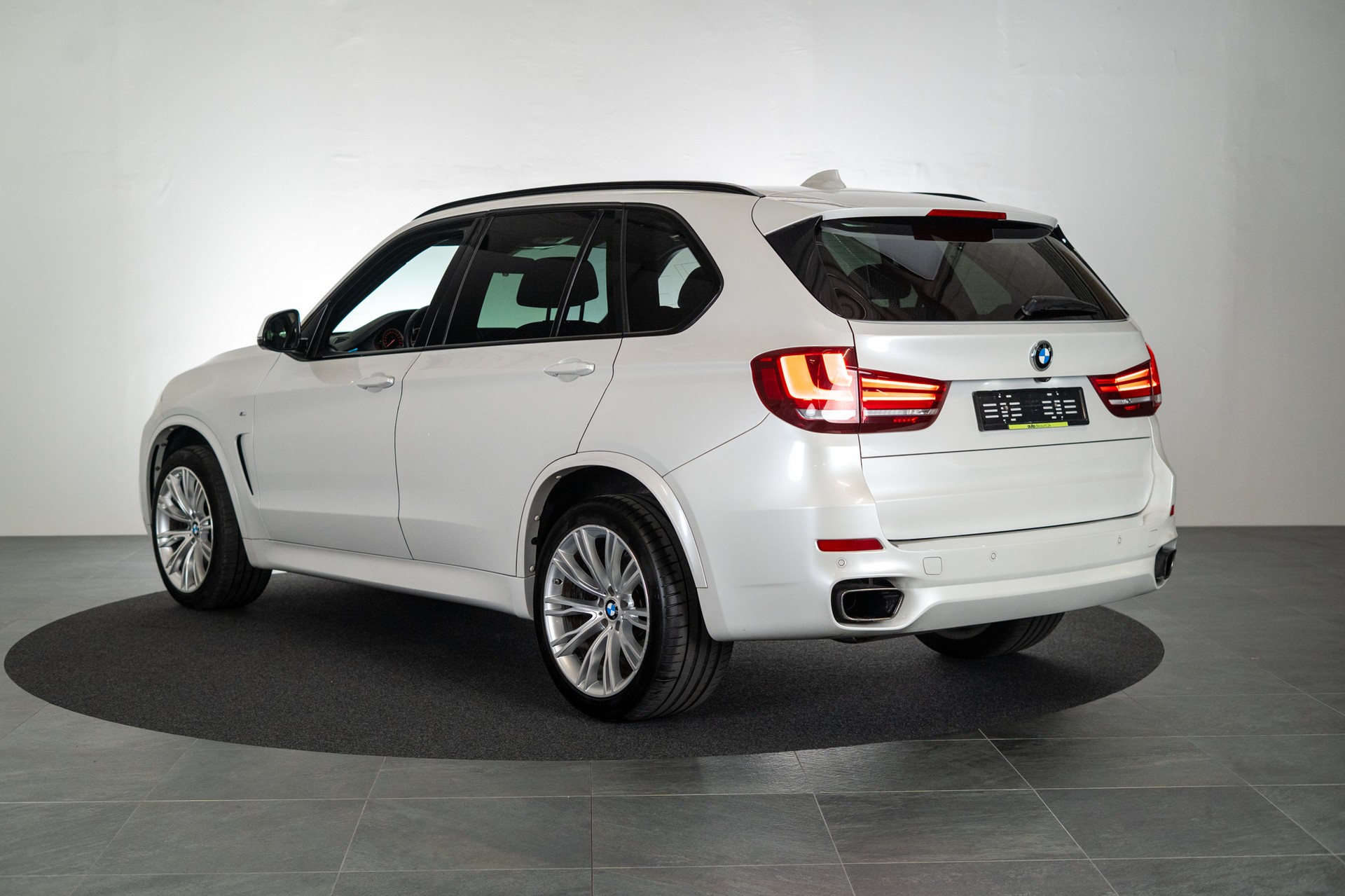 BMW X5 50i xDrive SAG / 360°Kamera / el.Heckklappe / Tempomat-image-6
