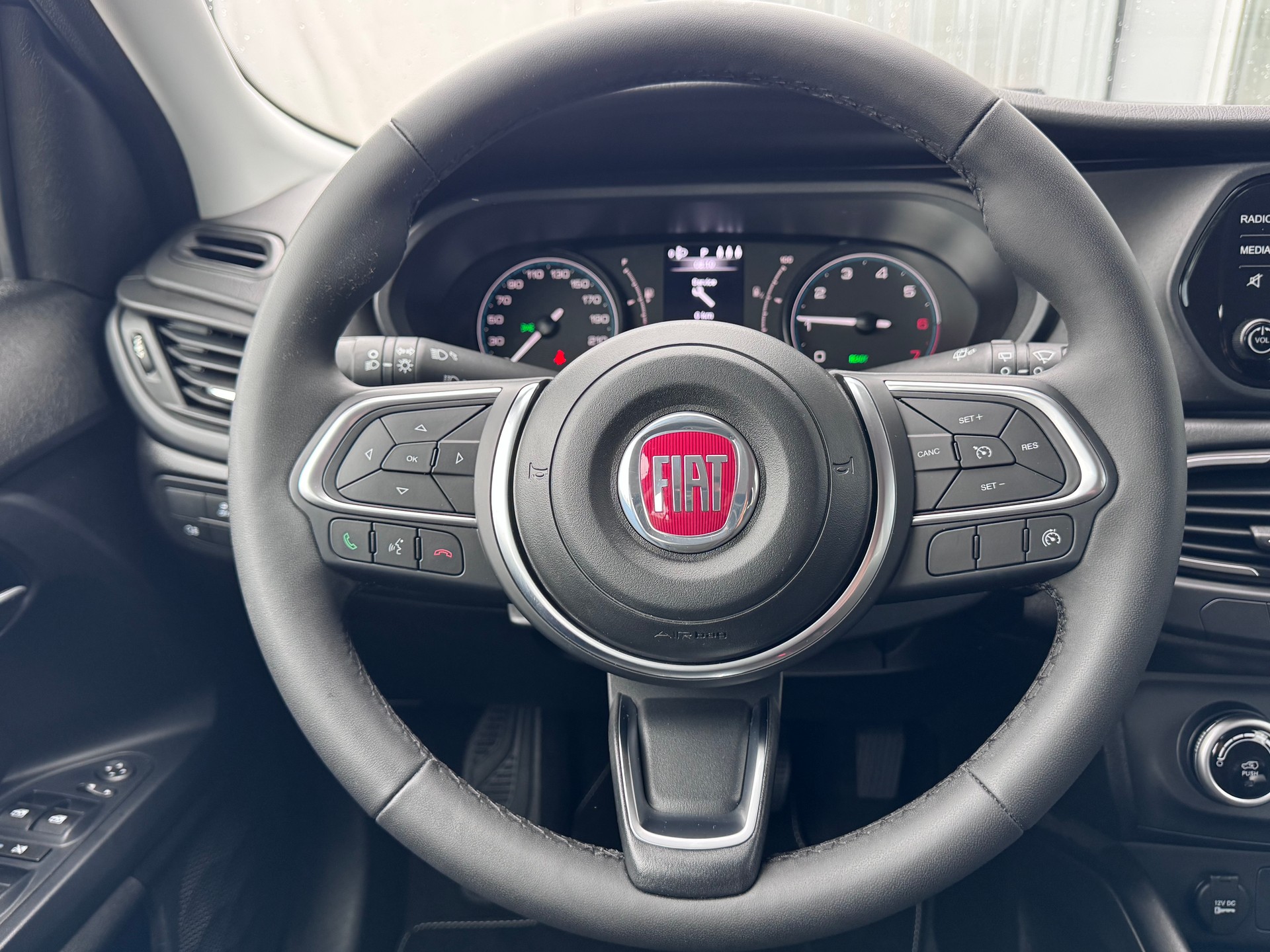 FIAT Tipo Hybrid 1.5 Cult+Automat+Klimaanlage+Bluetooth+Tempomat+8-fach bereift+-image-13
