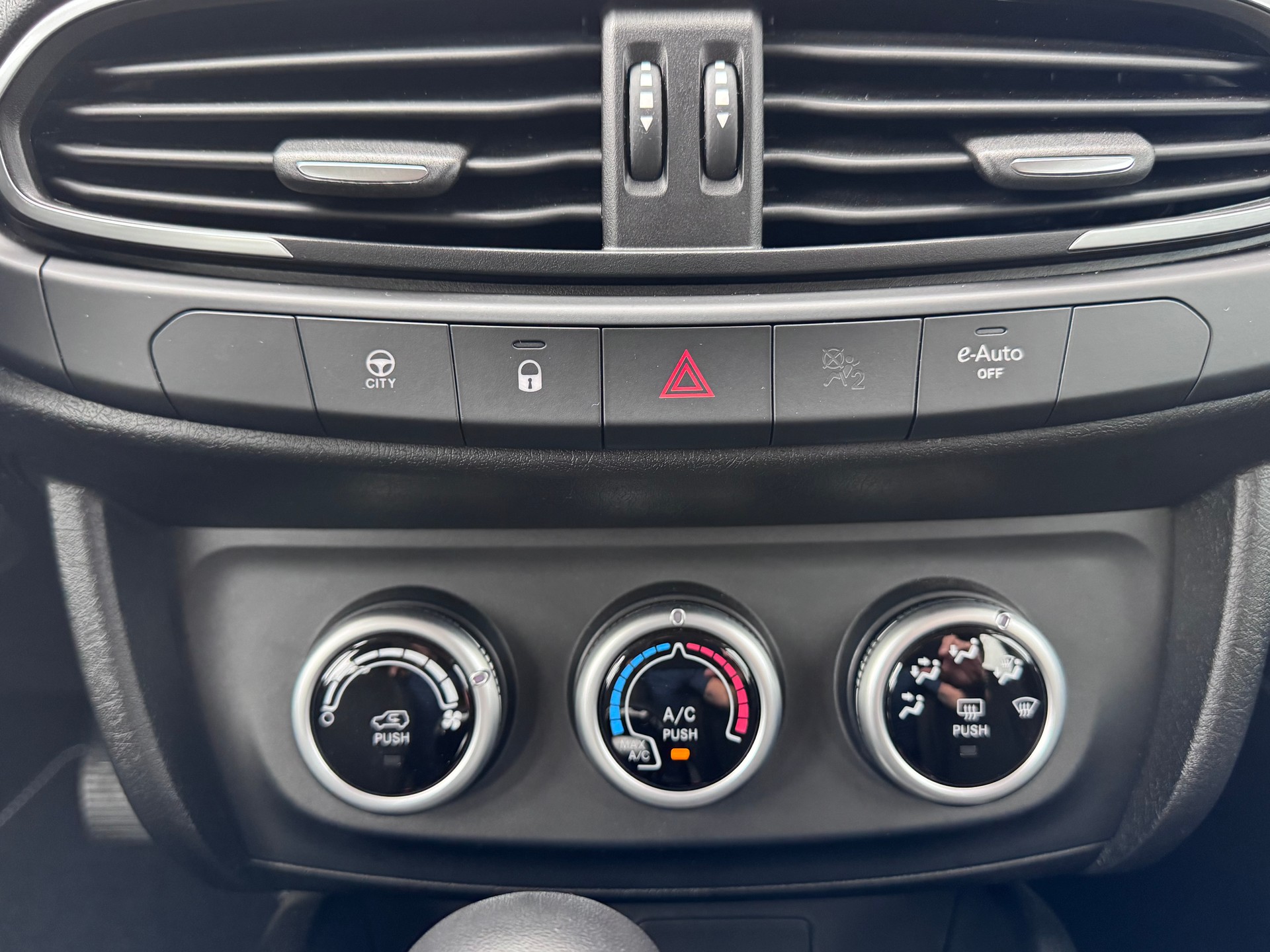 FIAT Tipo Hybrid 1.5 Cult+Automat+Klimaanlage+Bluetooth+Tempomat+8-fach bereift+-image-18