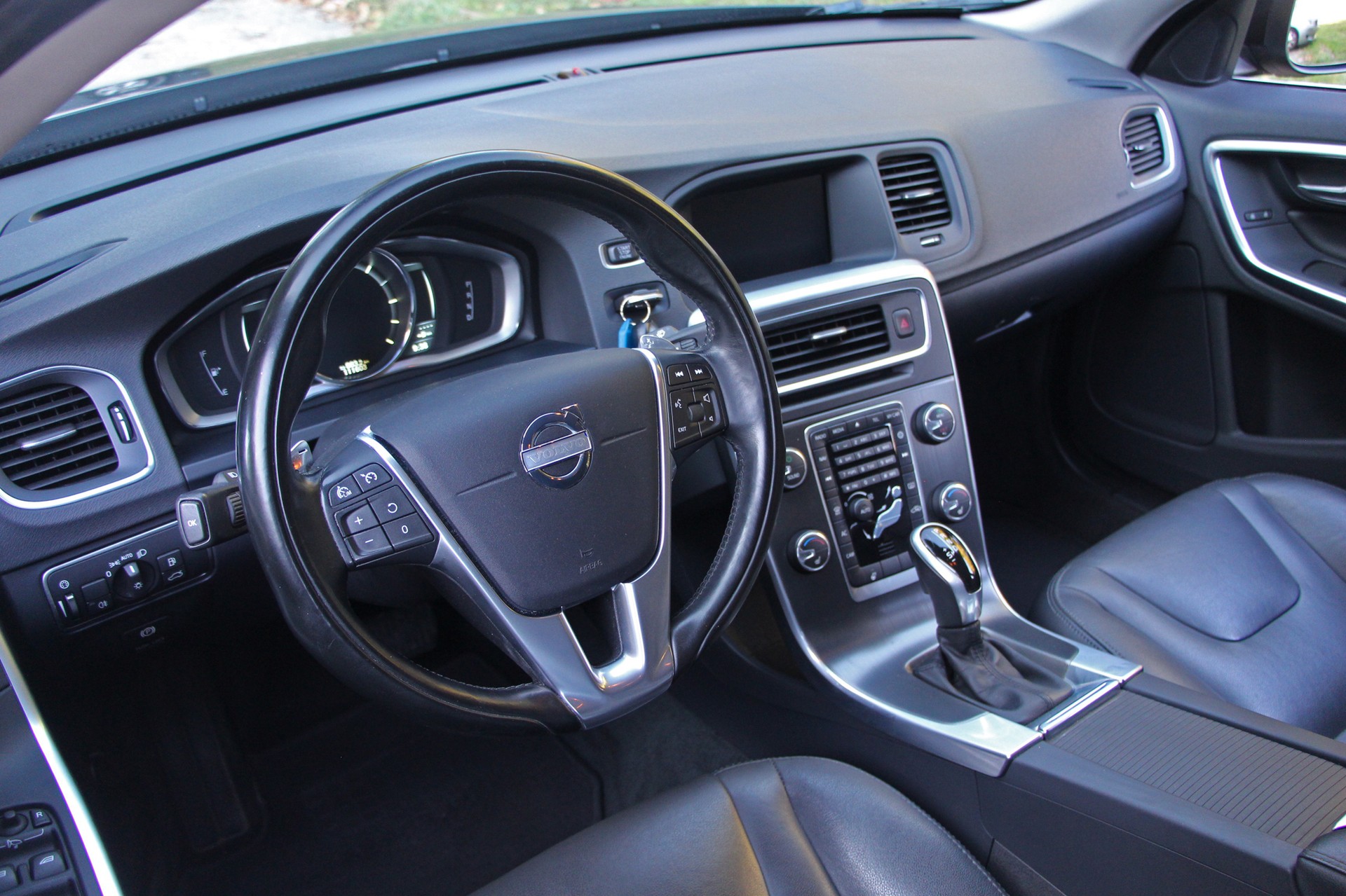 VOLVO V60 D4 AWD Husky Edition Geartronic-image-6