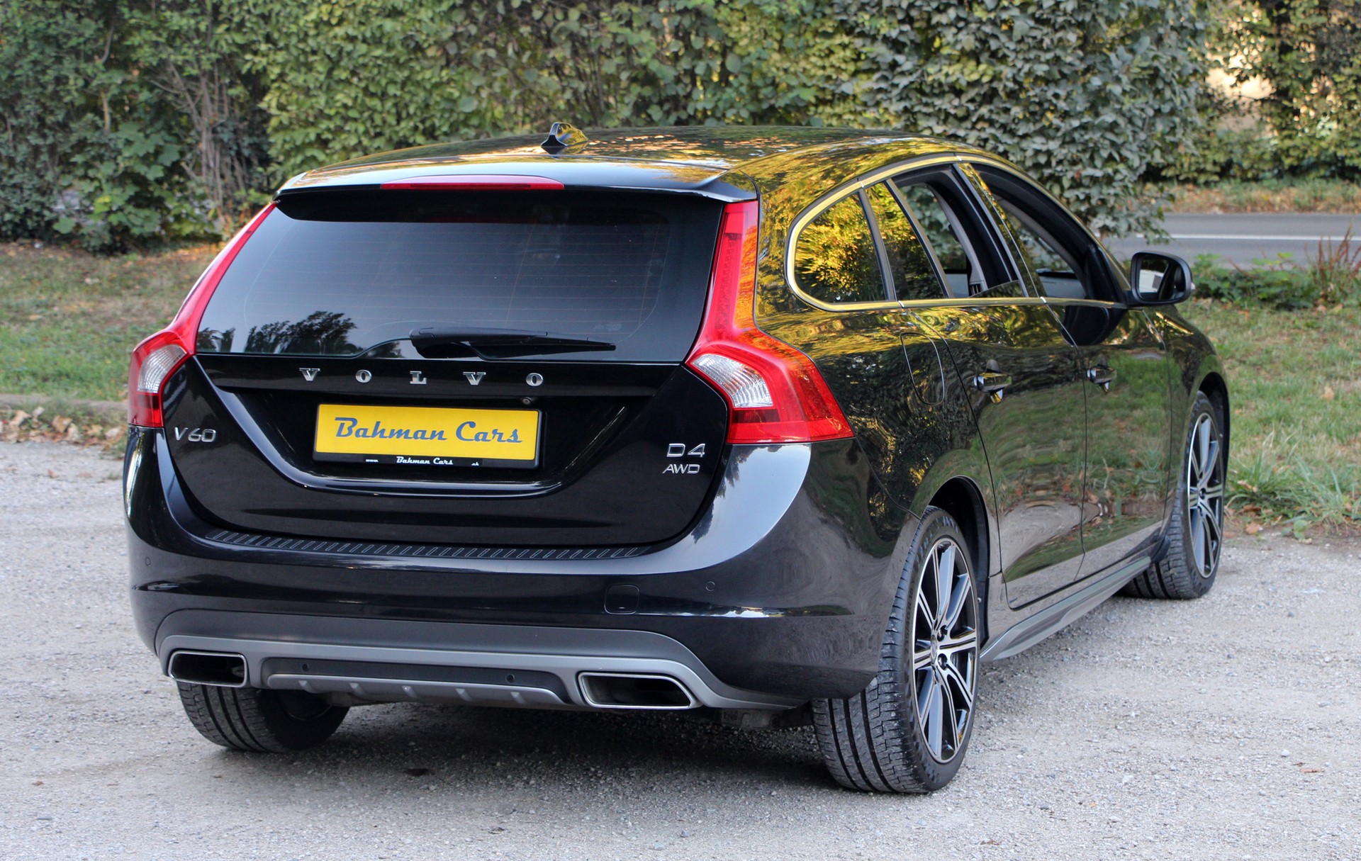 VOLVO V60 D4 AWD Husky Edition Geartronic-showroom-element-3