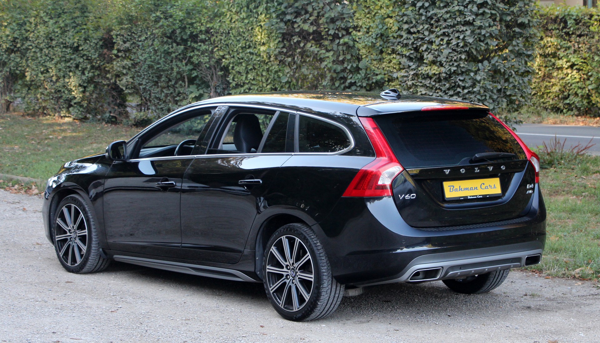 VOLVO V60 D4 AWD Husky Edition Geartronic-image-28