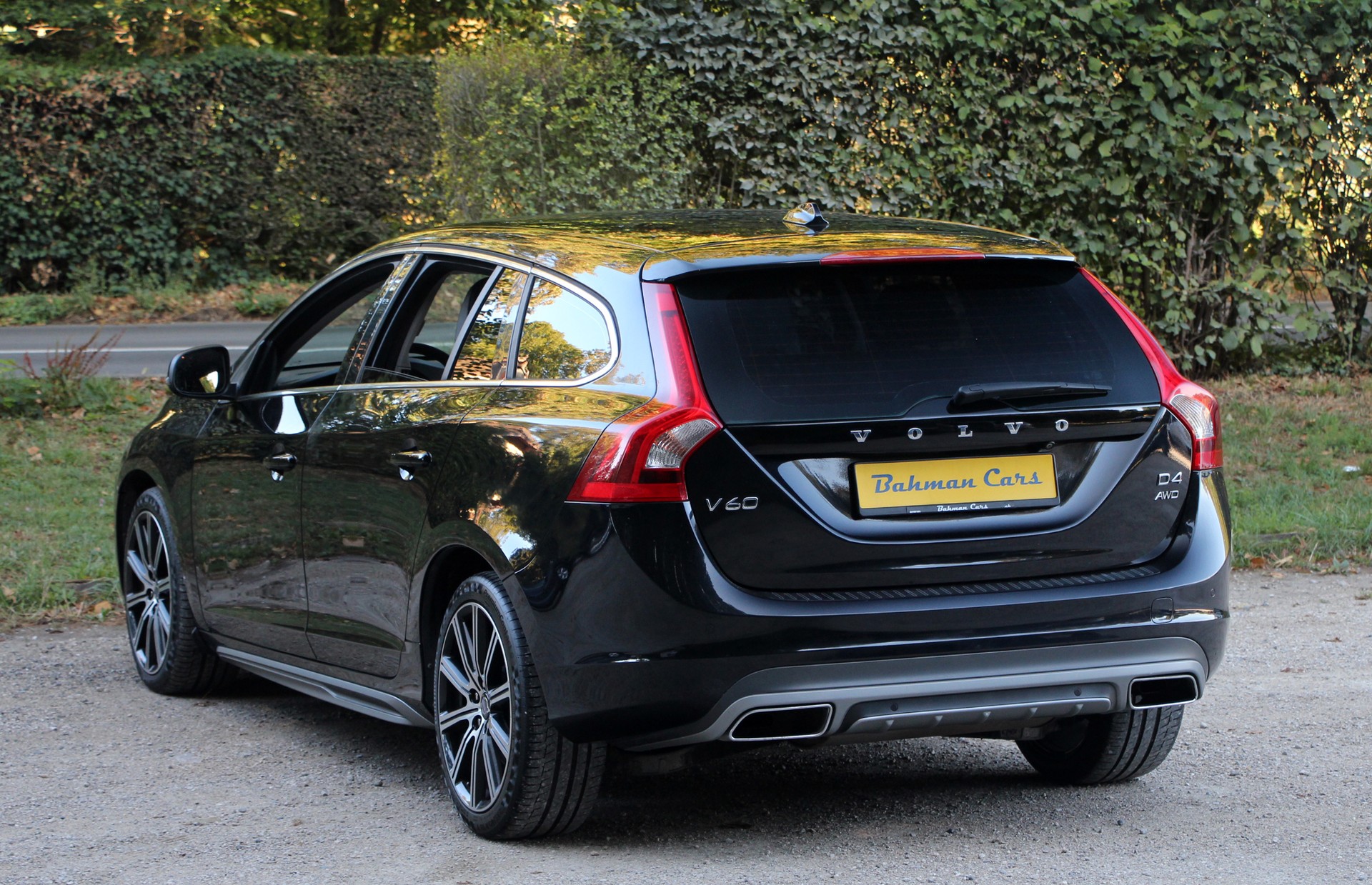VOLVO V60 D4 AWD Husky Edition Geartronic-showroom-element-1