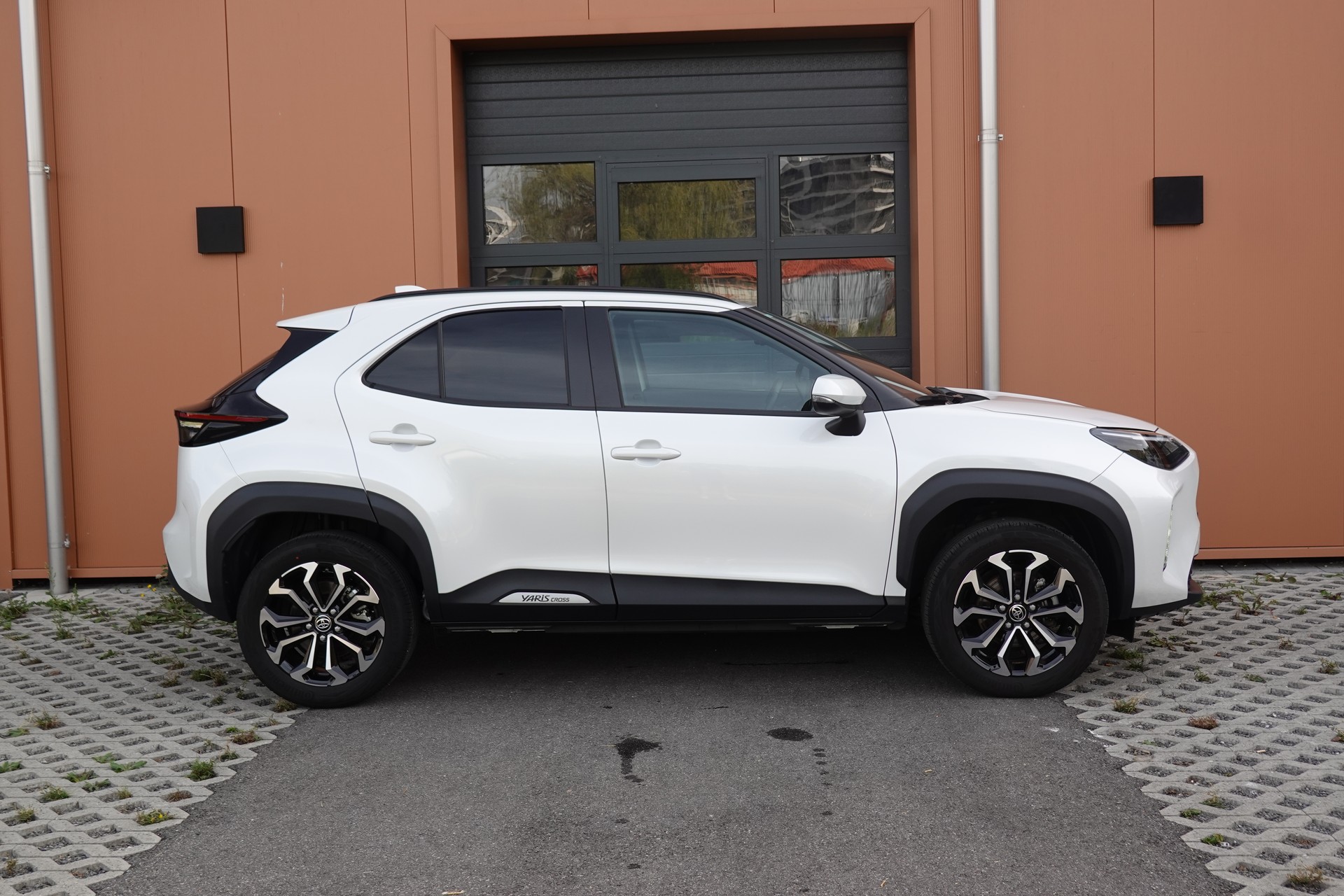 TOYOTA Yaris Cross 1.5 Trend e-CVT "* Garantie 10ans/185'000Kms * Sièges chauffants * Caméra de recul * Tempomat Adaptatif *"-showroom-element-3