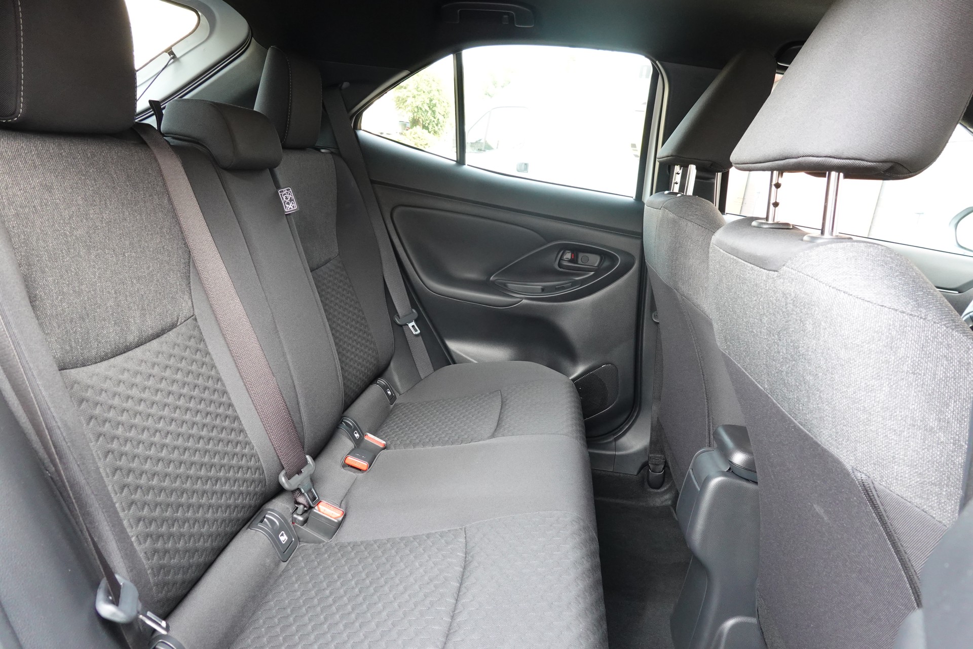 TOYOTA Yaris Cross 1.5 Trend e-CVT "* Garantie 10ans/185'000Kms * Sièges chauffants * Caméra de recul * Tempomat Adaptatif *"-image-24