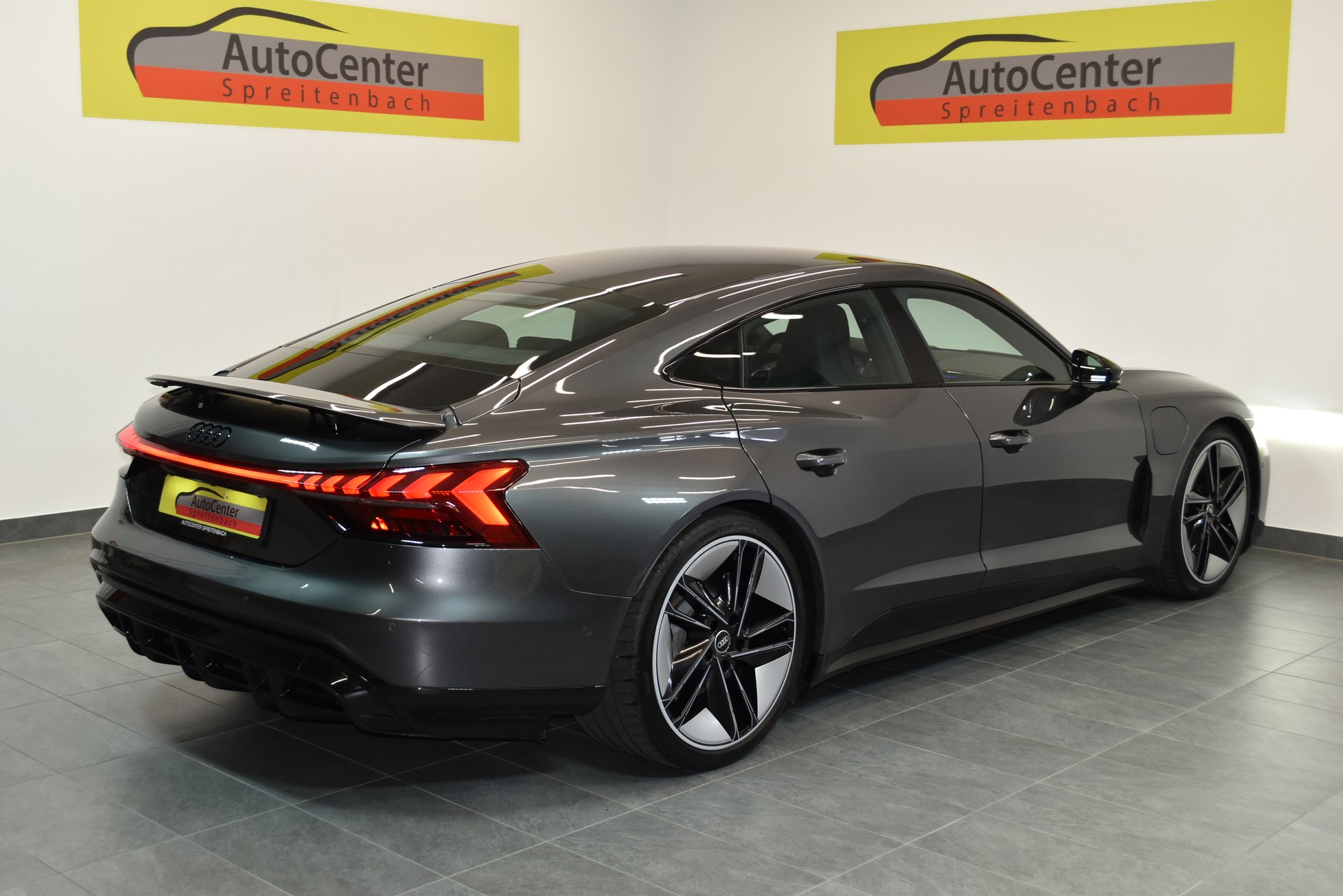 AUDI e-tron GT quattro-image-14