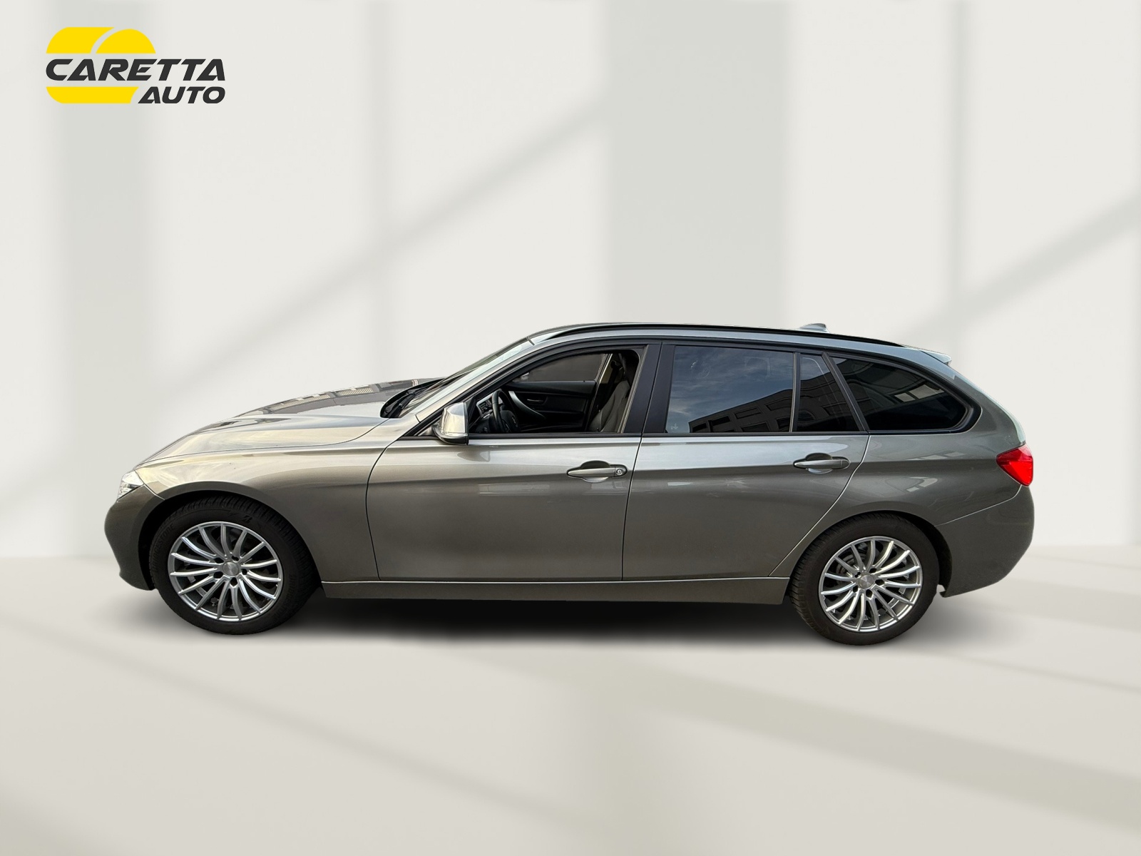 BMW 318d Touring Steptronic-showroom-element-3
