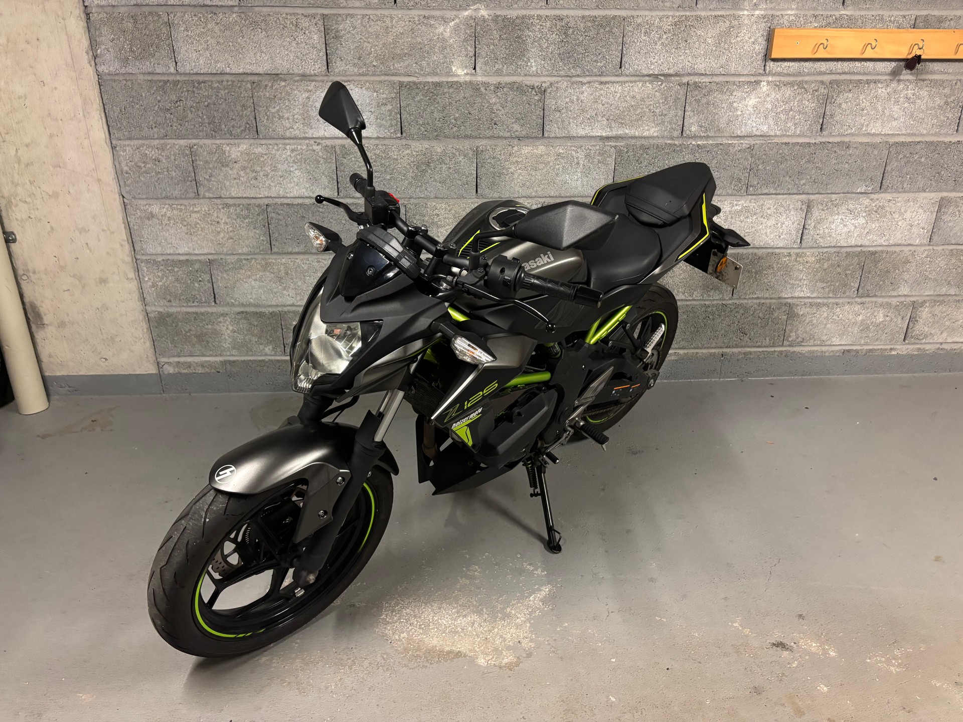 KAWASAKI Z 125-image-1