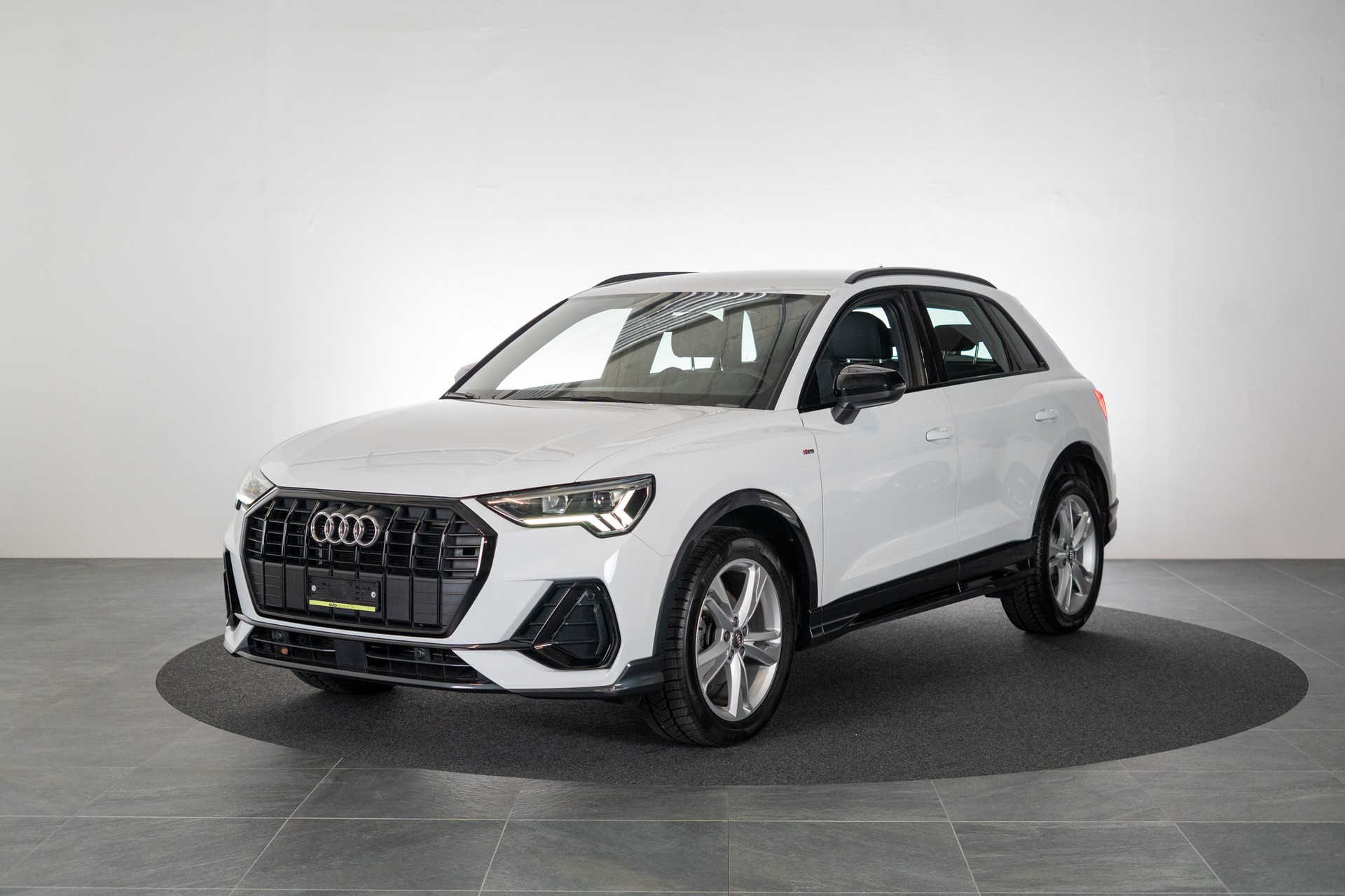 AUDI Q3 1.5 35 TFSI S line S-Tronic / CH-Fahrzeug / S-Line / Rückfahrkamera /