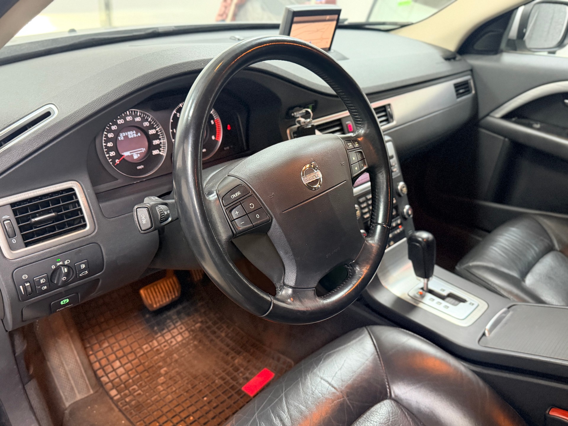 VOLVO XC70 D5 AWD Momentum Geartronic-showroom-element-3