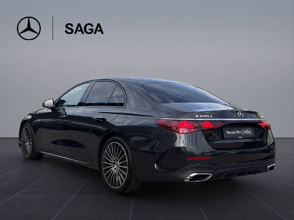 MERCEDES-BENZ E 220 d AMG Line 4matic-showroom-element-3