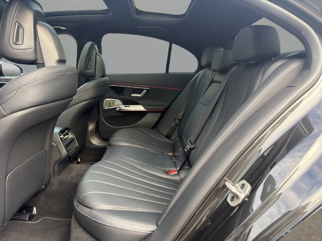 MERCEDES-BENZ E 220 d AMG Line 4matic-image-11