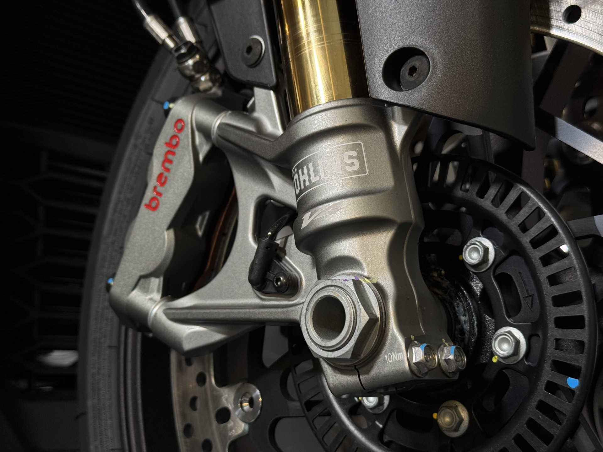 APRILIA RSV4 1100 Factory-image-7
