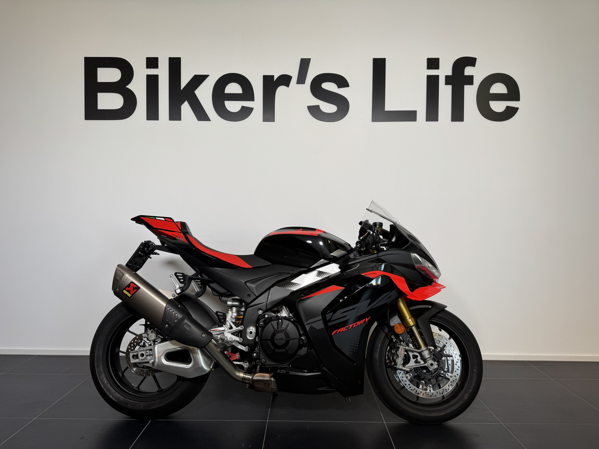 APRILIA RSV4 1100 Factory-image-0