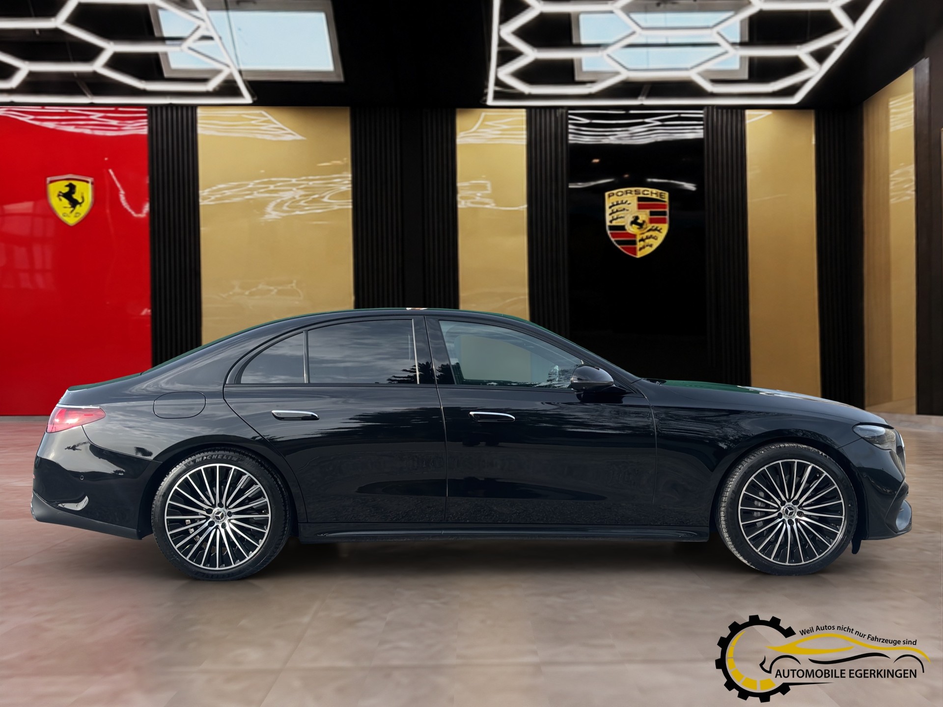 MERCEDES-BENZ E 220 d AMG Line 4matic-showroom-element-3