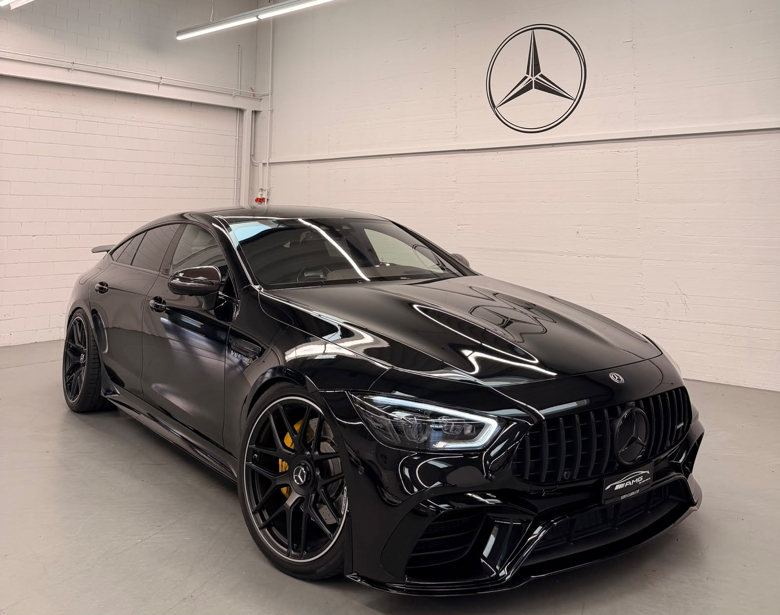 MERCEDES-BENZ AMG GT 4 63 S 4Matic+ Speedshift MCT All Black Performance Carbon Packet-showroom-element-3