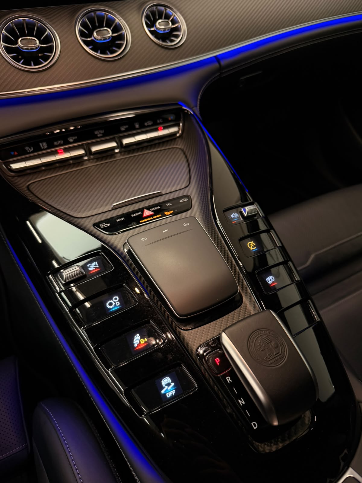 MERCEDES-BENZ AMG GT 4 63 S 4Matic+ Speedshift MCT All Black Performance Carbon Packet-image-26