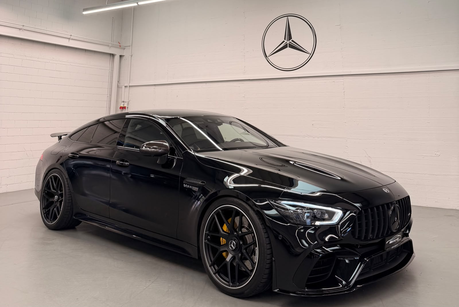 MERCEDES-BENZ AMG GT 4 63 S 4Matic+ Speedshift MCT All Black Performance Carbon Packet-showroom-element-1