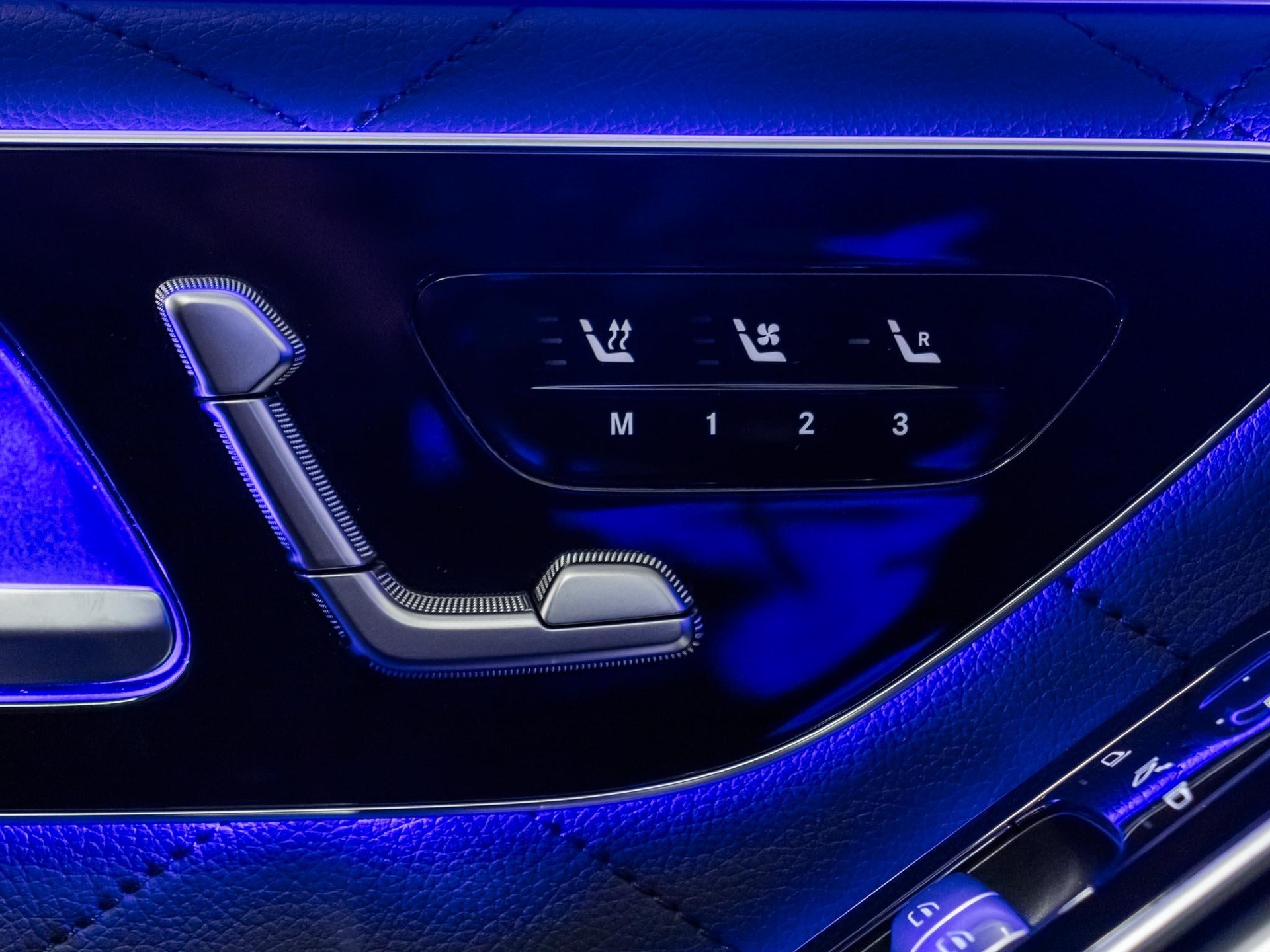MERCEDES-BENZ S 350 d 4MATIC-image-12