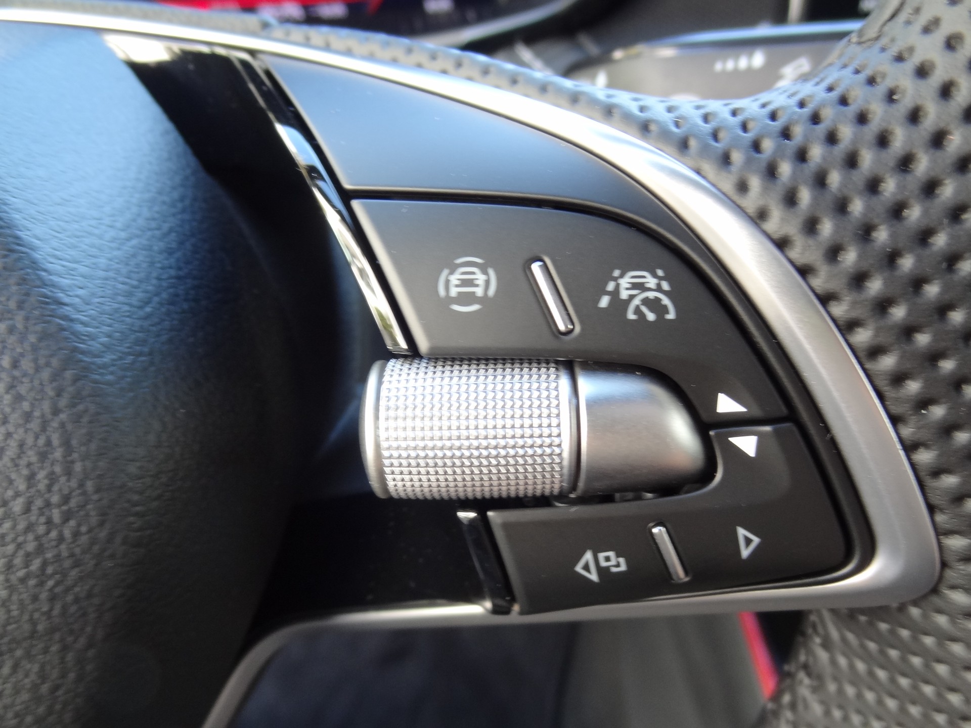 SKODA Fabia 1.0 TSI Monte Carlo DSG-image-12