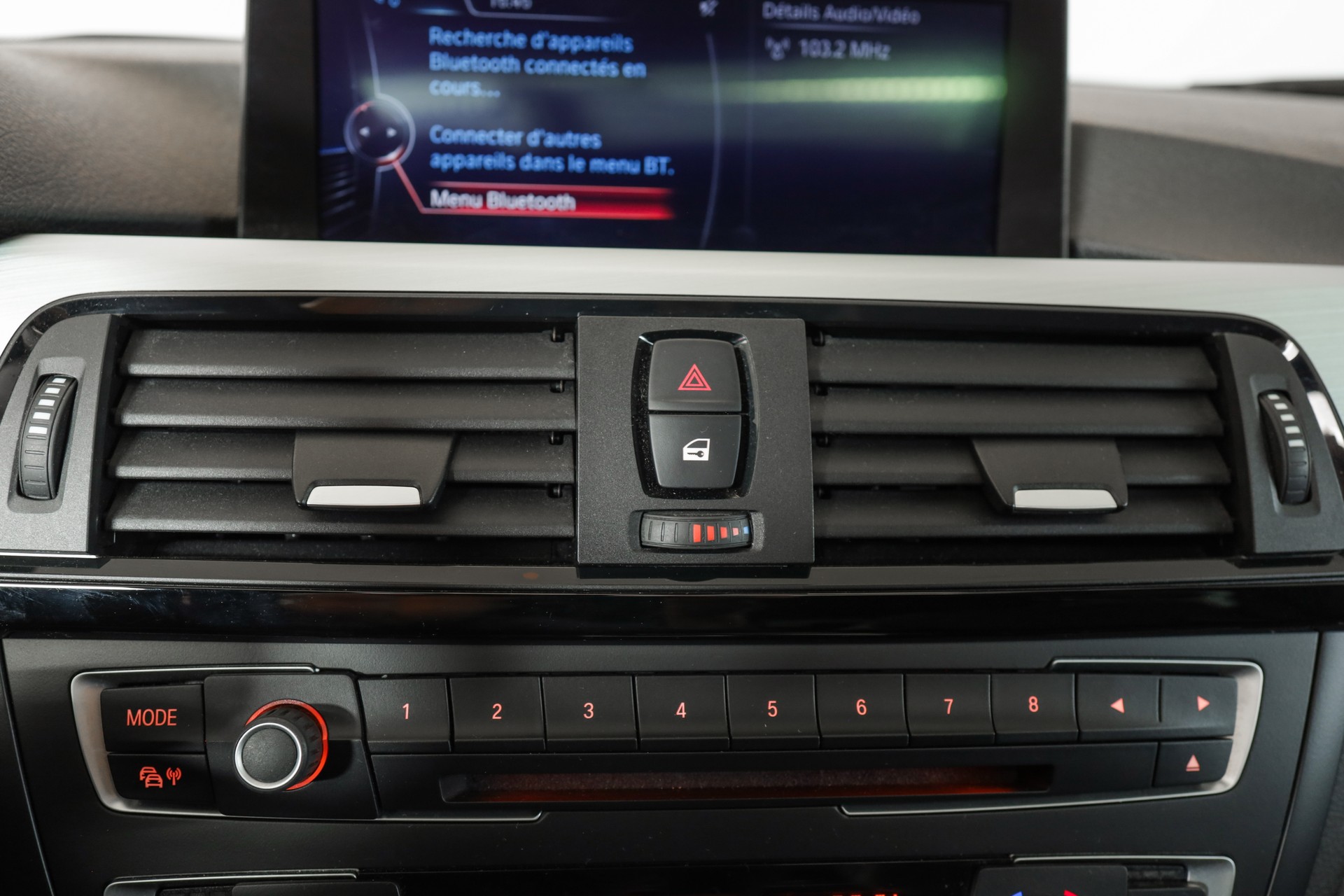 BMW 335i xDrive Touring Steptronic Navigation Professional / Caméra de recul / Accès confort-image-25