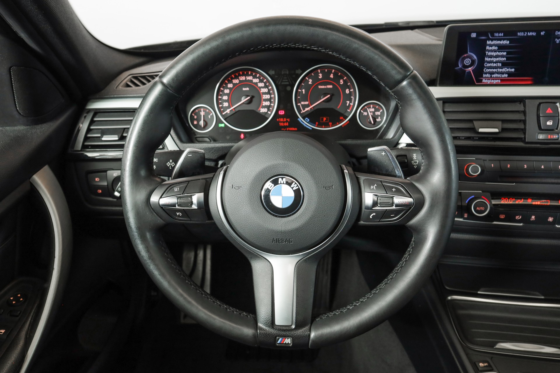 BMW 335i xDrive Touring Steptronic Navigation Professional / Caméra de recul / Accès confort-image-12