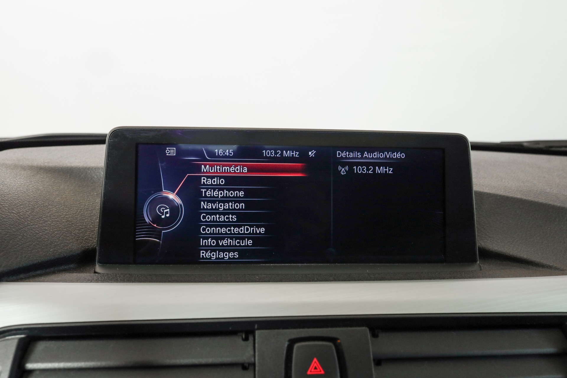 BMW 335i xDrive Touring Steptronic Navigation Professional / Caméra de recul / Accès confort-image-18