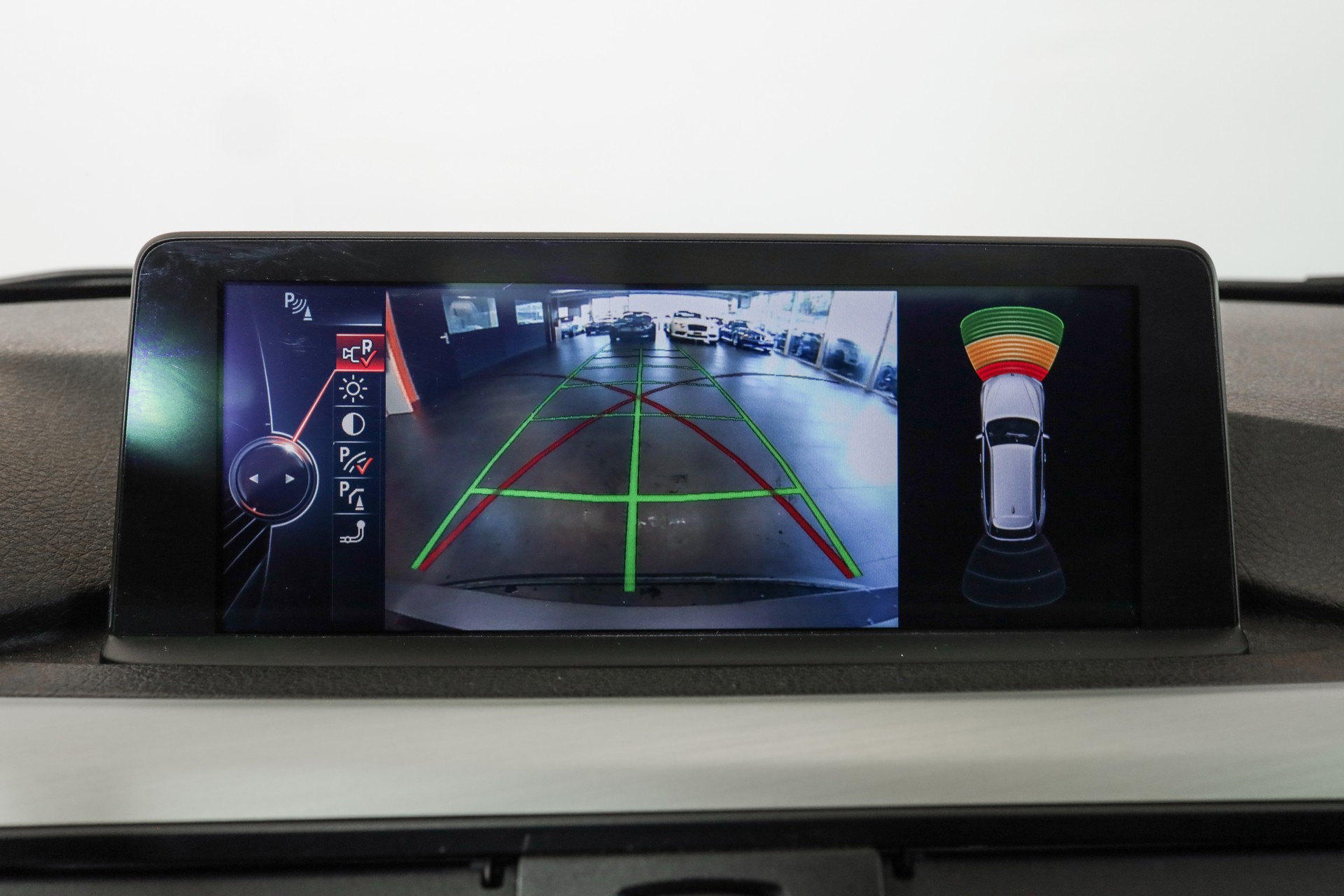 BMW 335i xDrive Touring Steptronic Navigation Professional / Caméra de recul / Accès confort-image-20