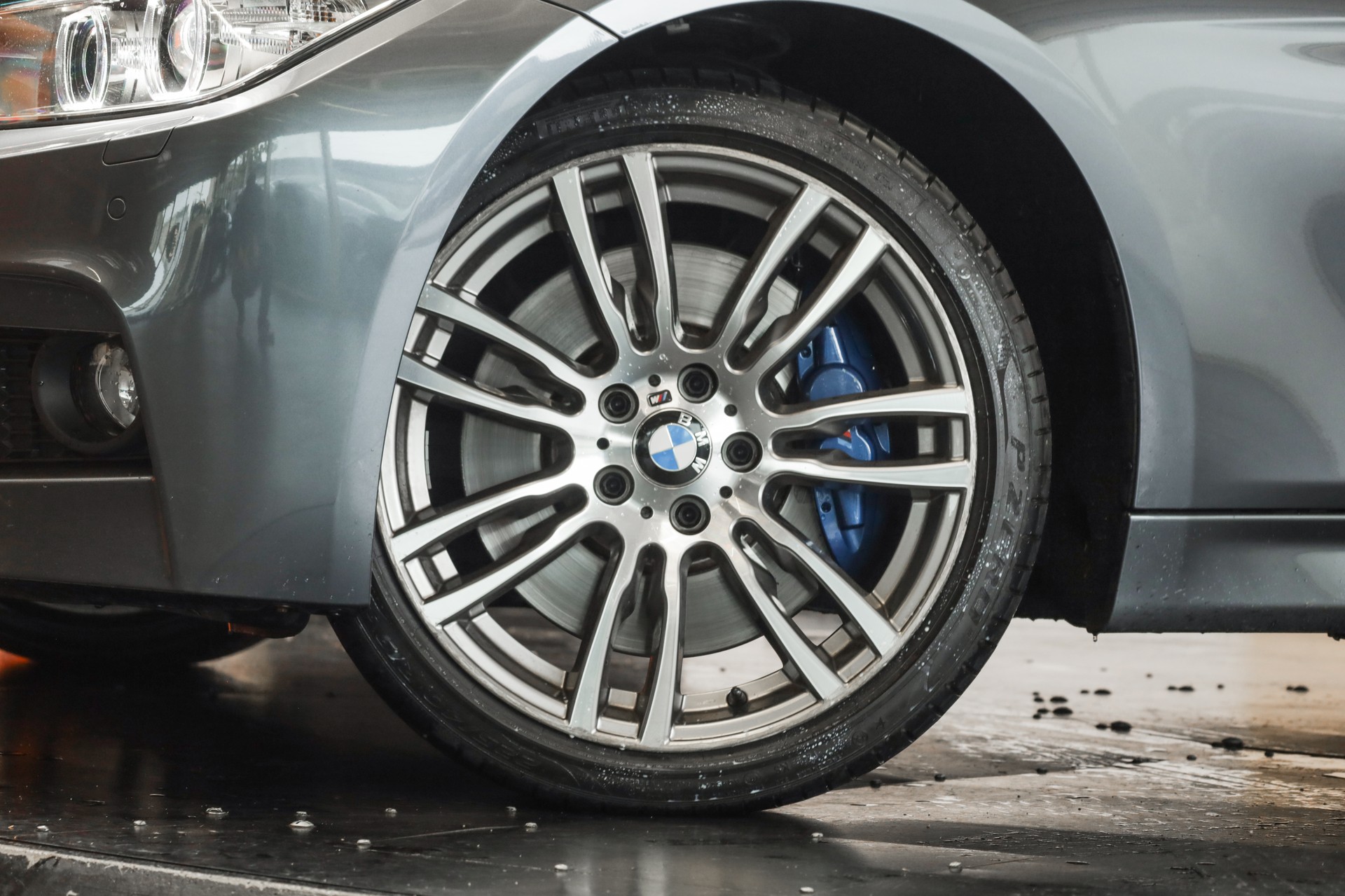 BMW 335i xDrive Touring Steptronic Navigation Professional / Caméra de recul / Accès confort-image-7