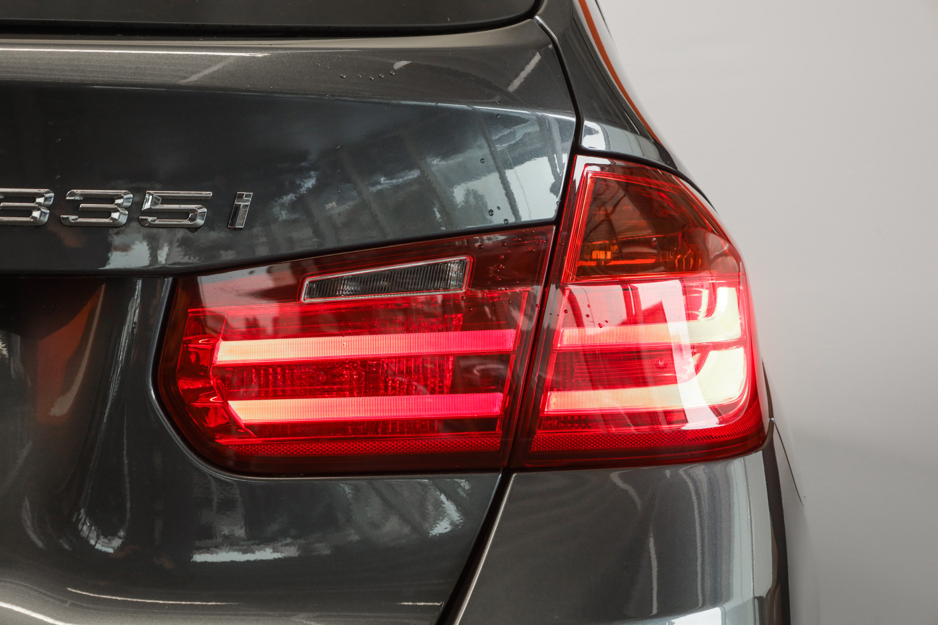 BMW 335i xDrive Touring Steptronic Navigation Professional / Caméra de recul / Accès confort-image-10
