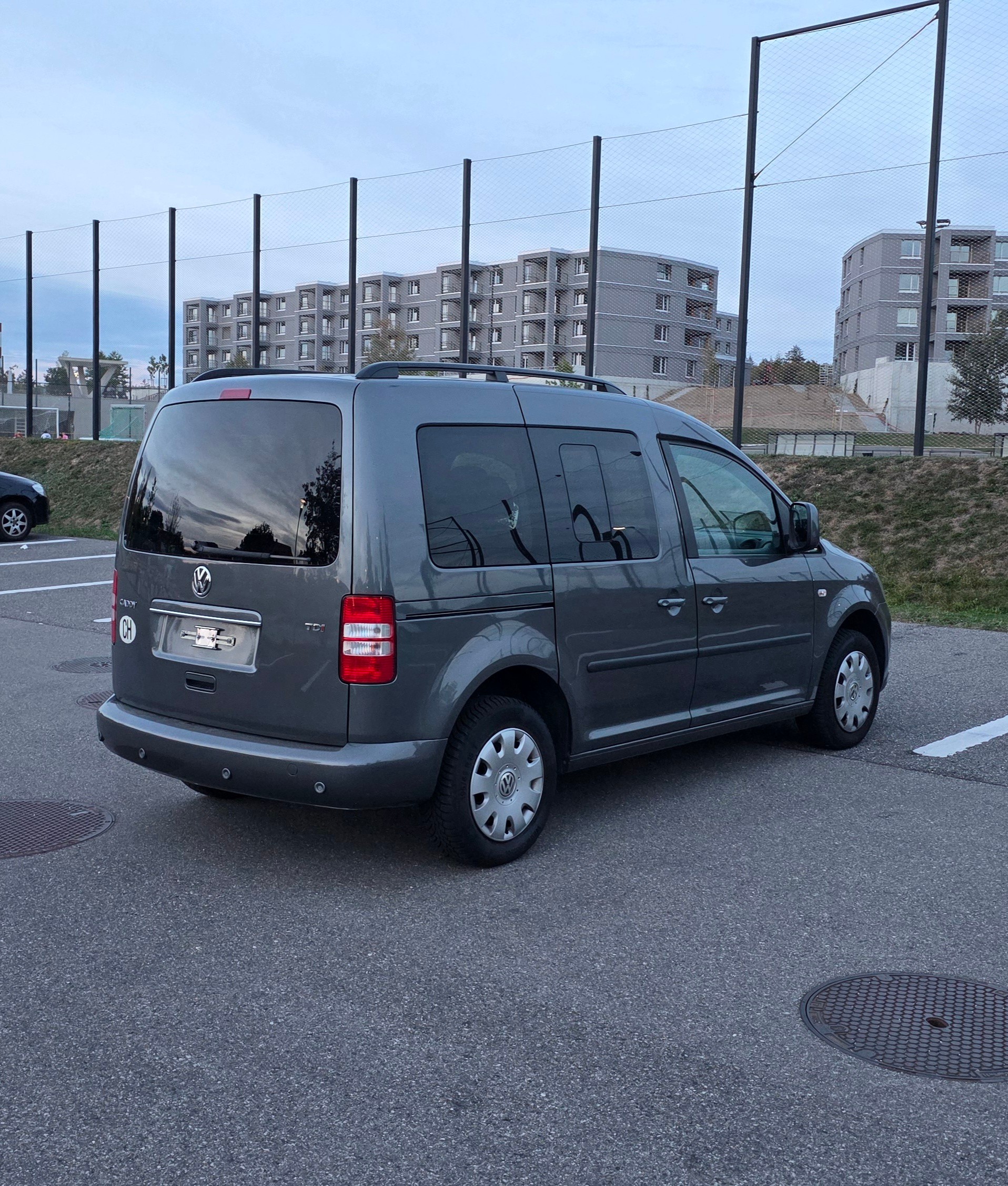 VW Caddy 1.6 TDI CR Comfortline DSG-image-2