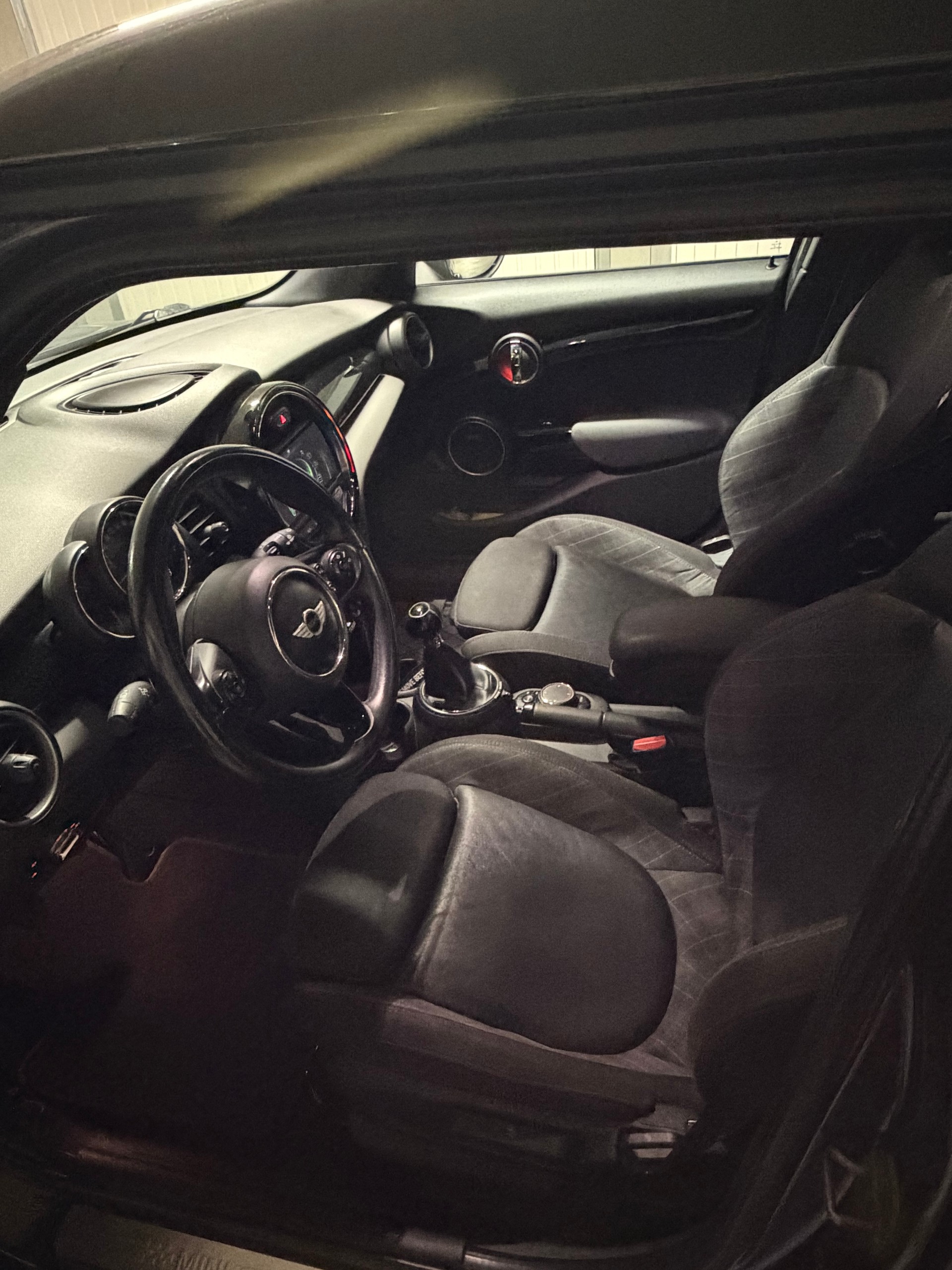 MINI Mini Cooper S F55-image-1