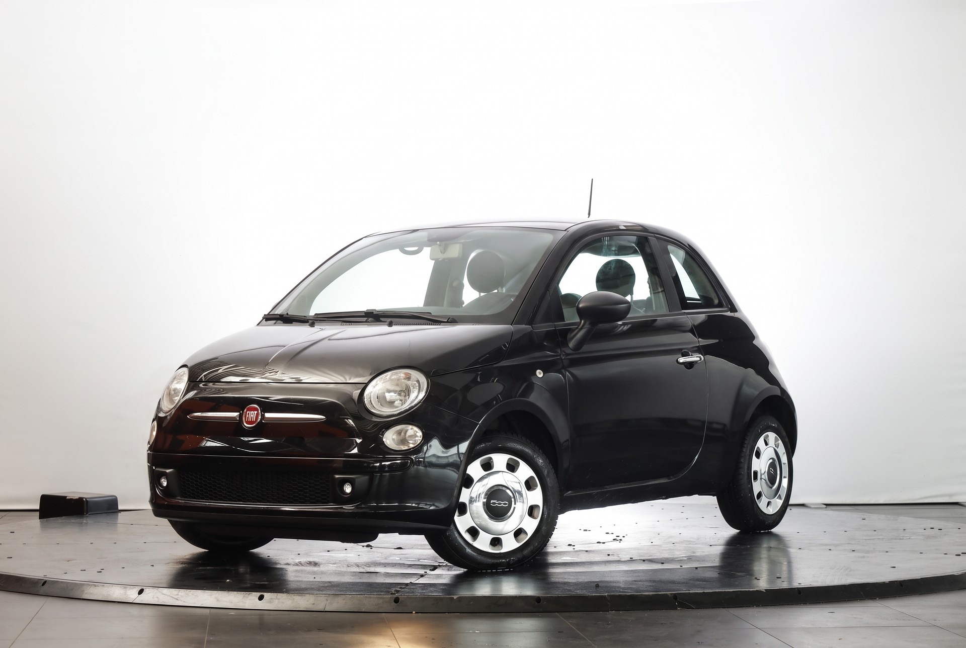 FIAT 500 1.2 Pop • Intérieur bicolore rouge • Radars de recul • Pack Chrome-showroom-element-3